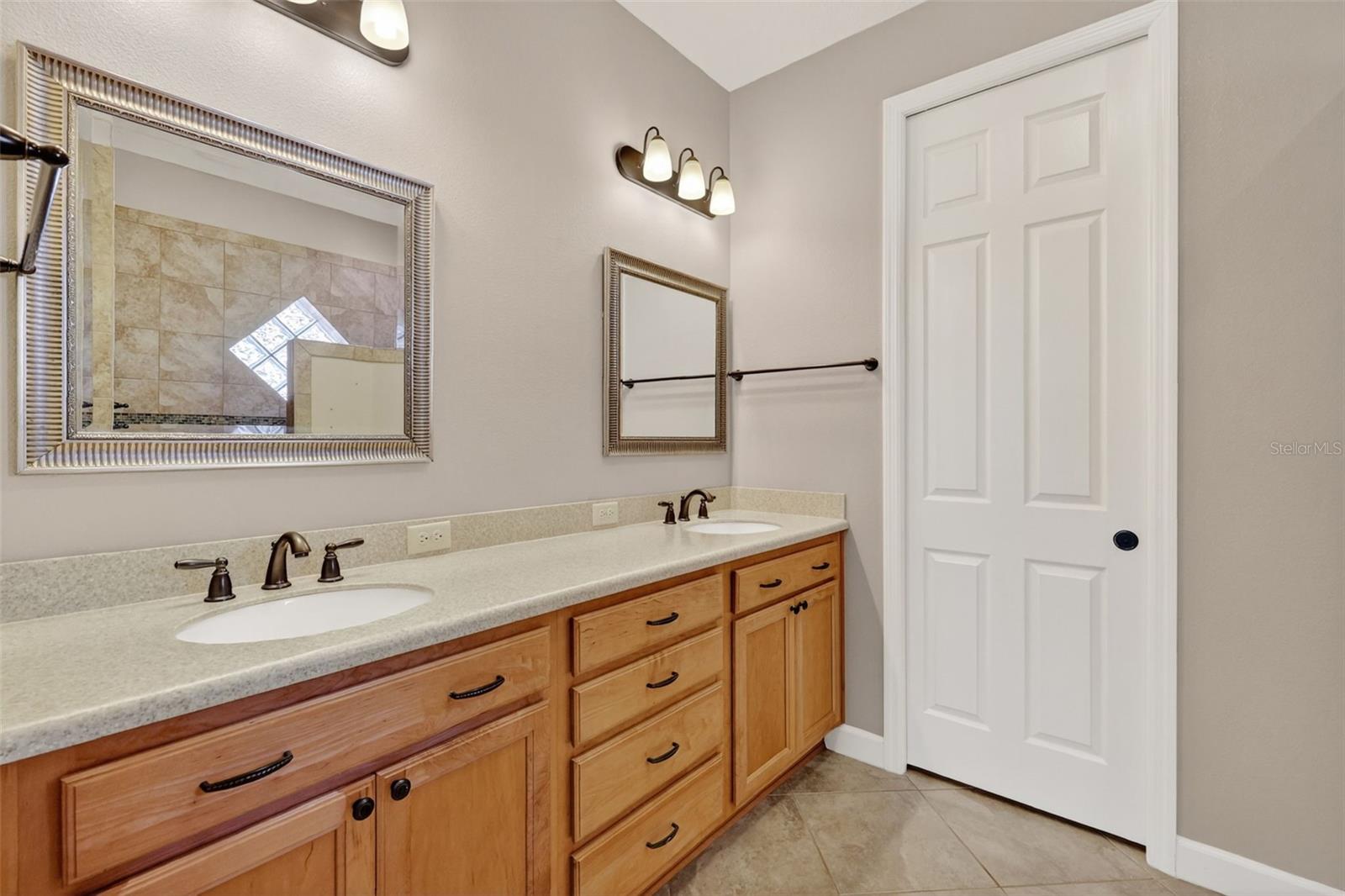 8852 BRIDGEPORT BAY CIR