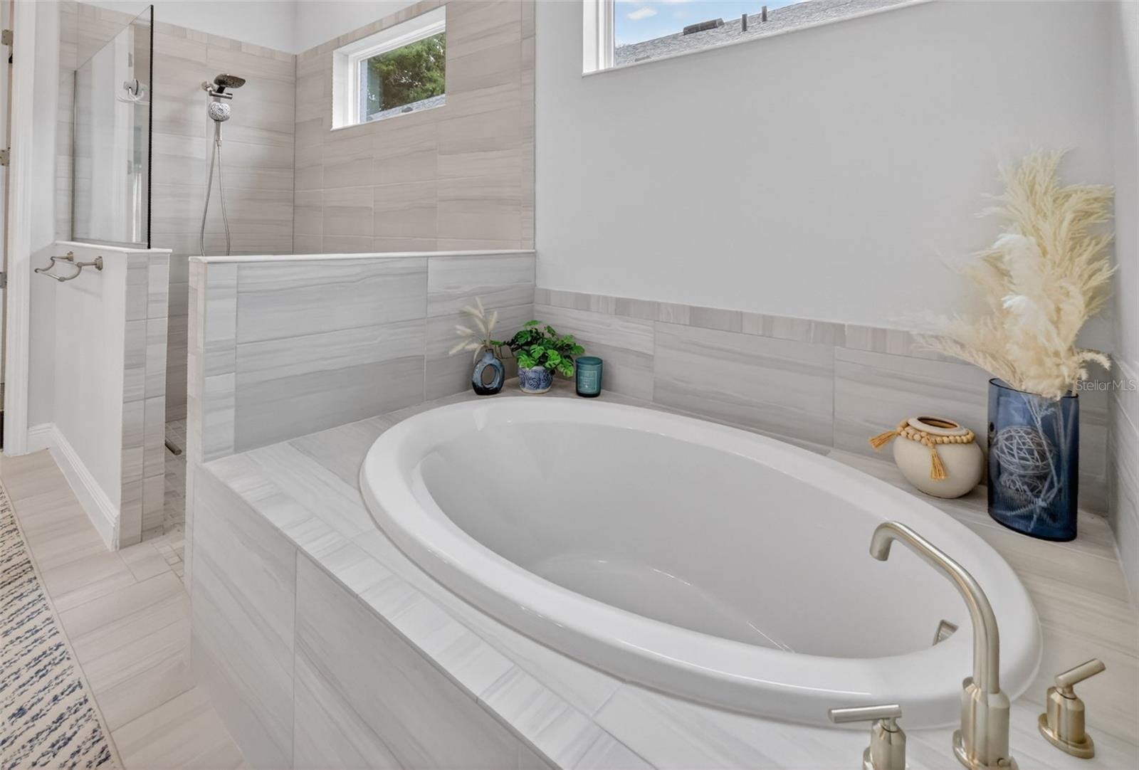 8228 BRIDGEPORT BAY CIR