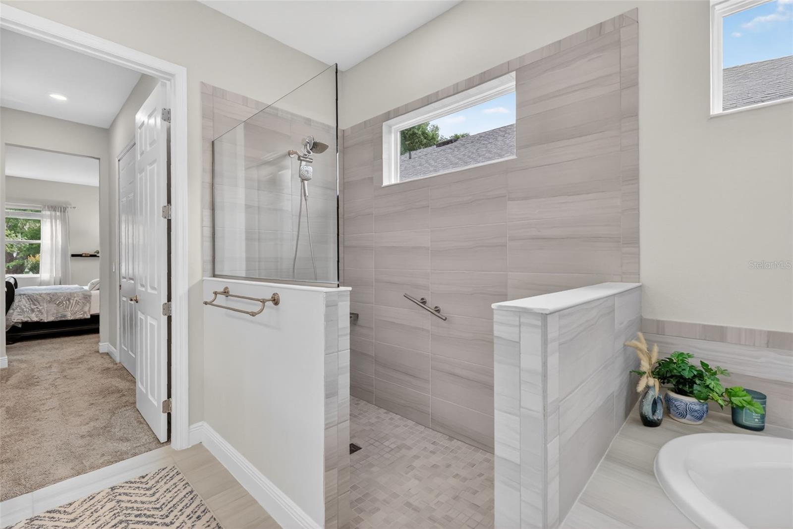 8228 BRIDGEPORT BAY CIR