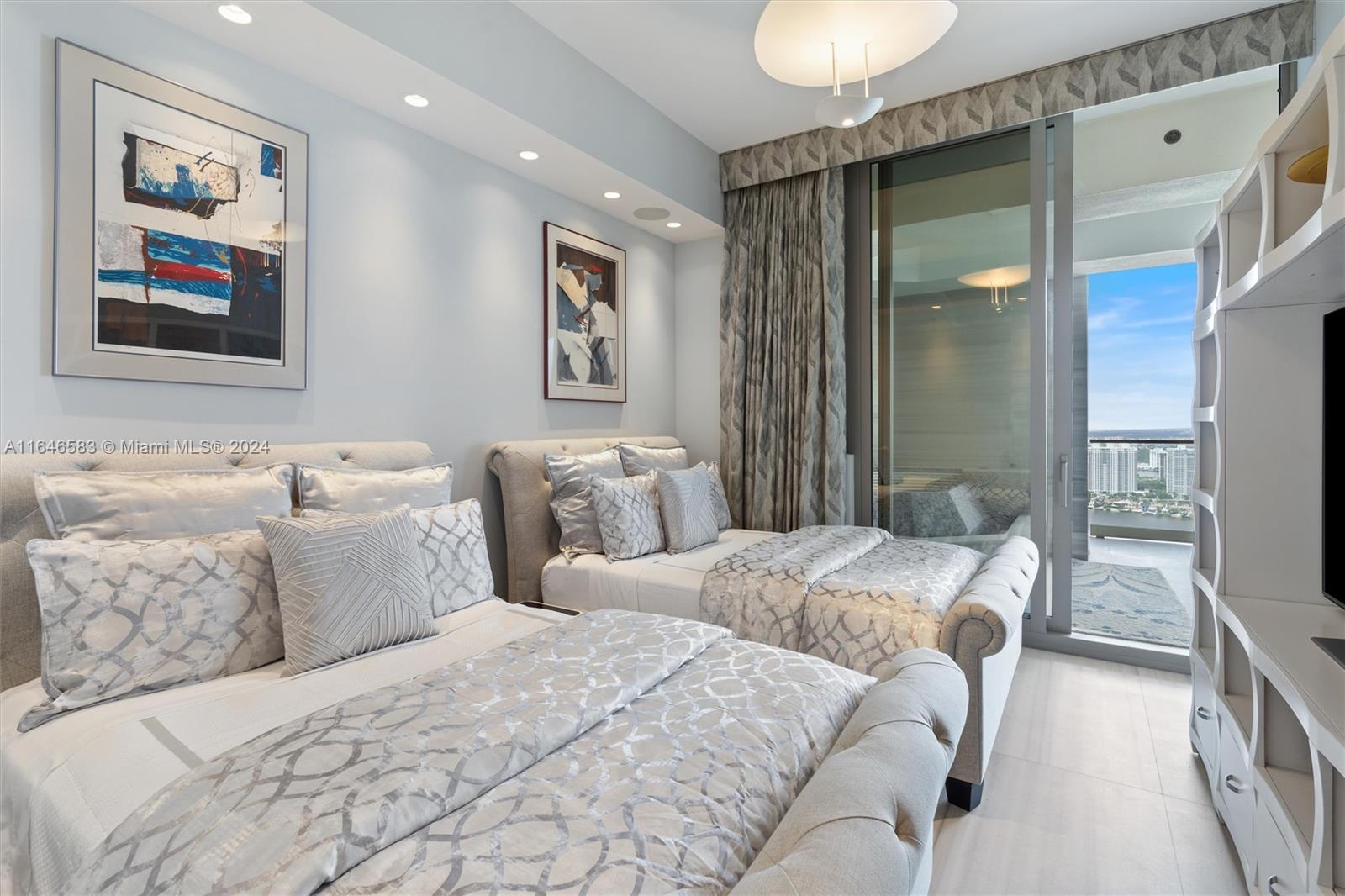 17901 Collins Ave # 4106