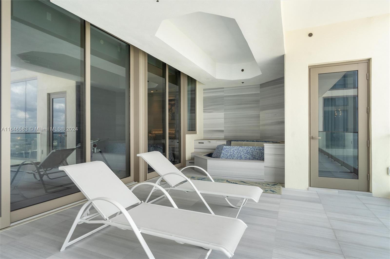 17901 Collins Ave # 4106