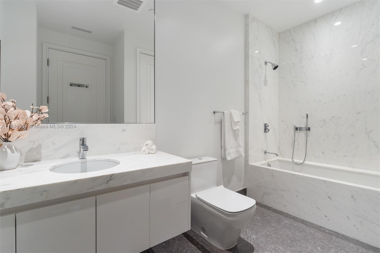 17901 Collins Ave # 4106