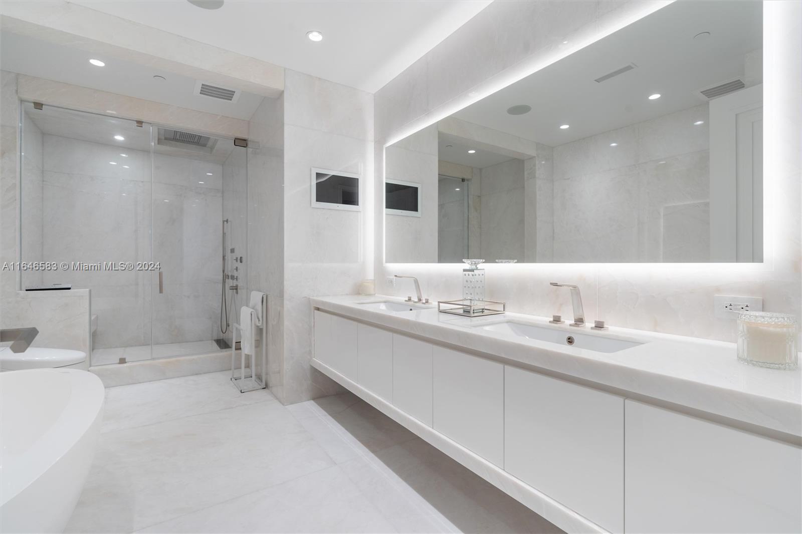 17901 Collins Ave # 4106