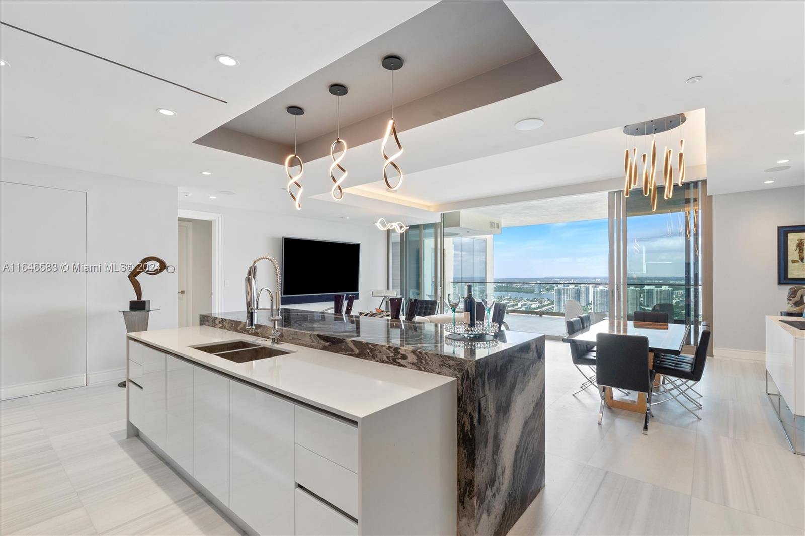 17901 Collins Ave # 4106