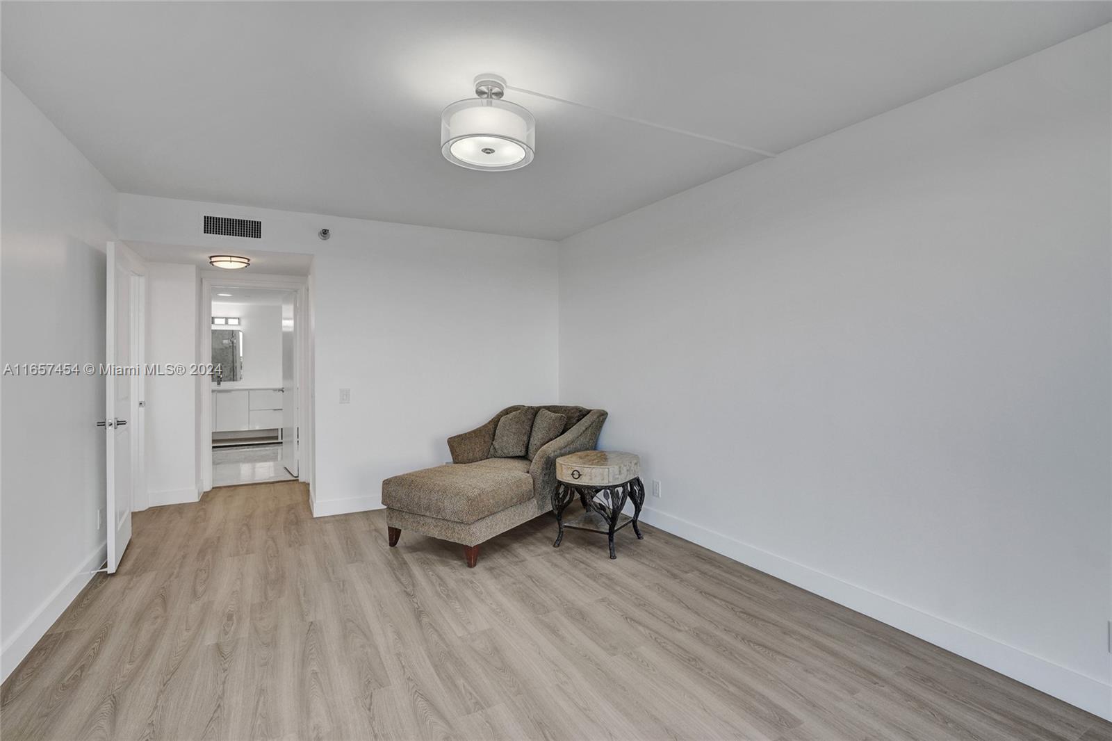 3640 Yacht Club Dr # 404