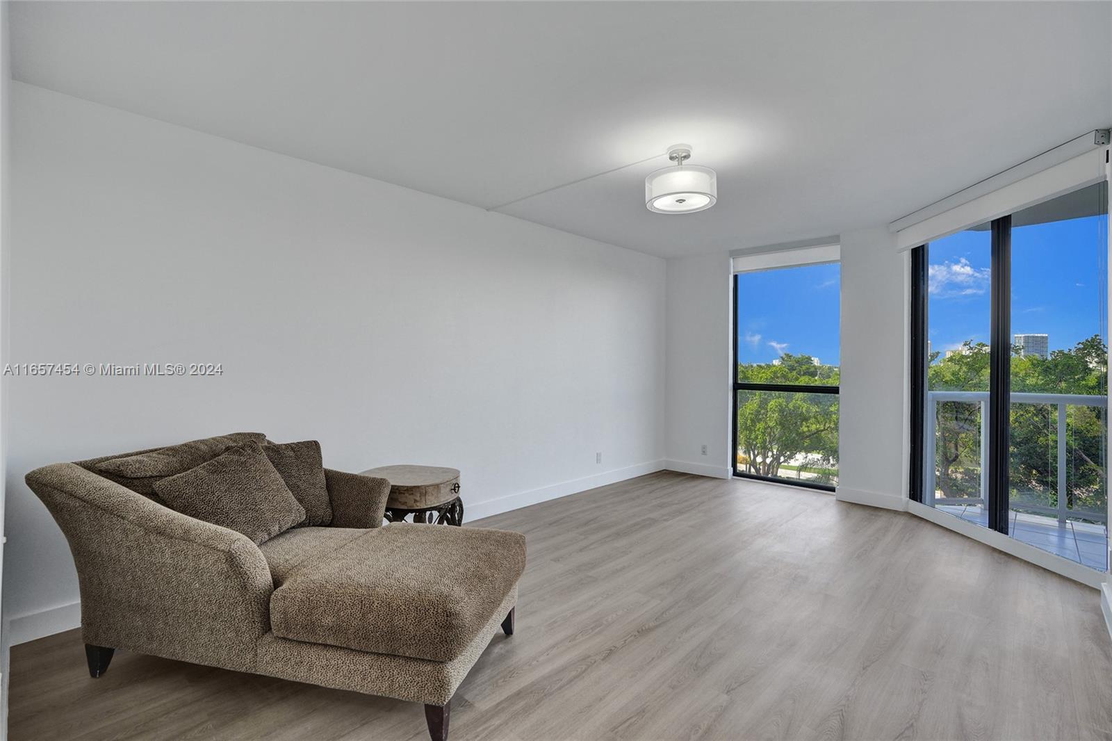 3640 Yacht Club Dr # 404