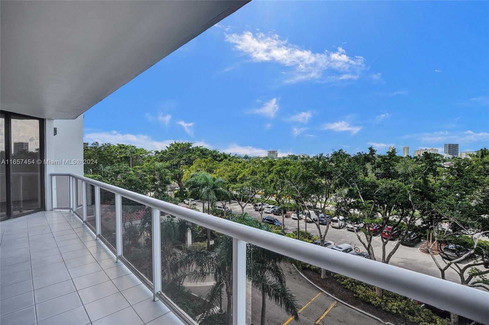 3640 Yacht Club Dr # 404