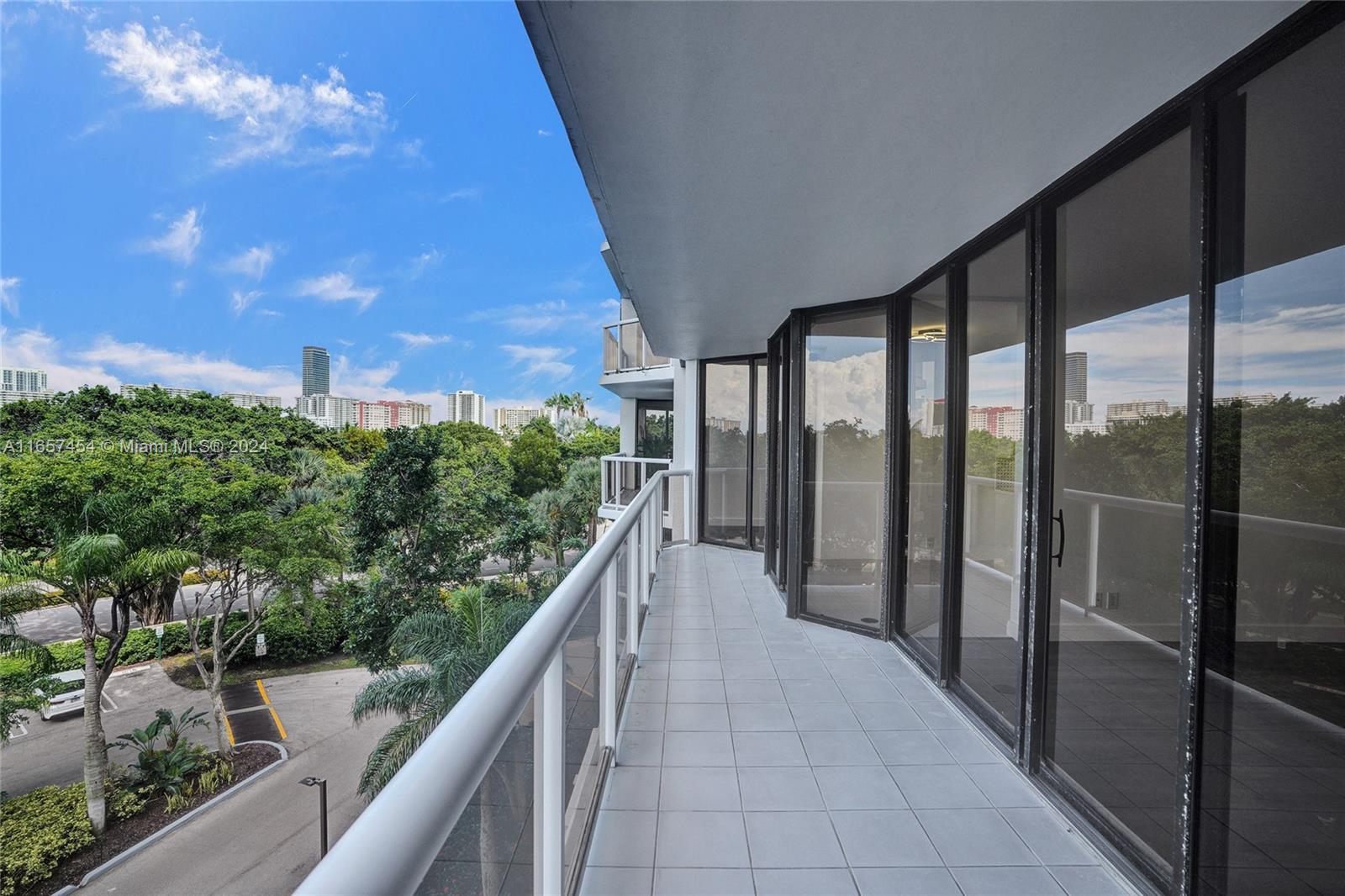 3640 Yacht Club Dr # 404