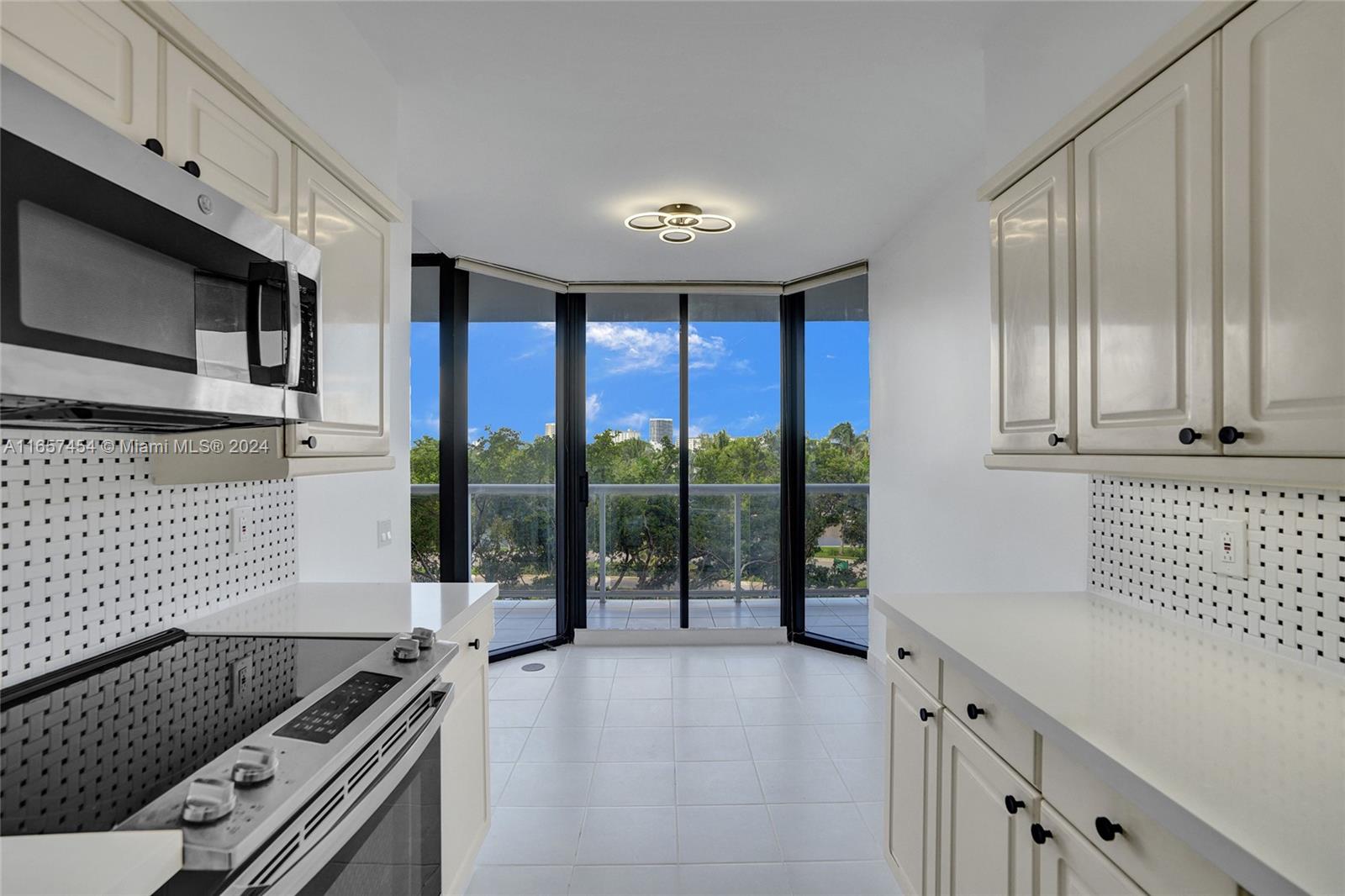 3640 Yacht Club Dr # 404