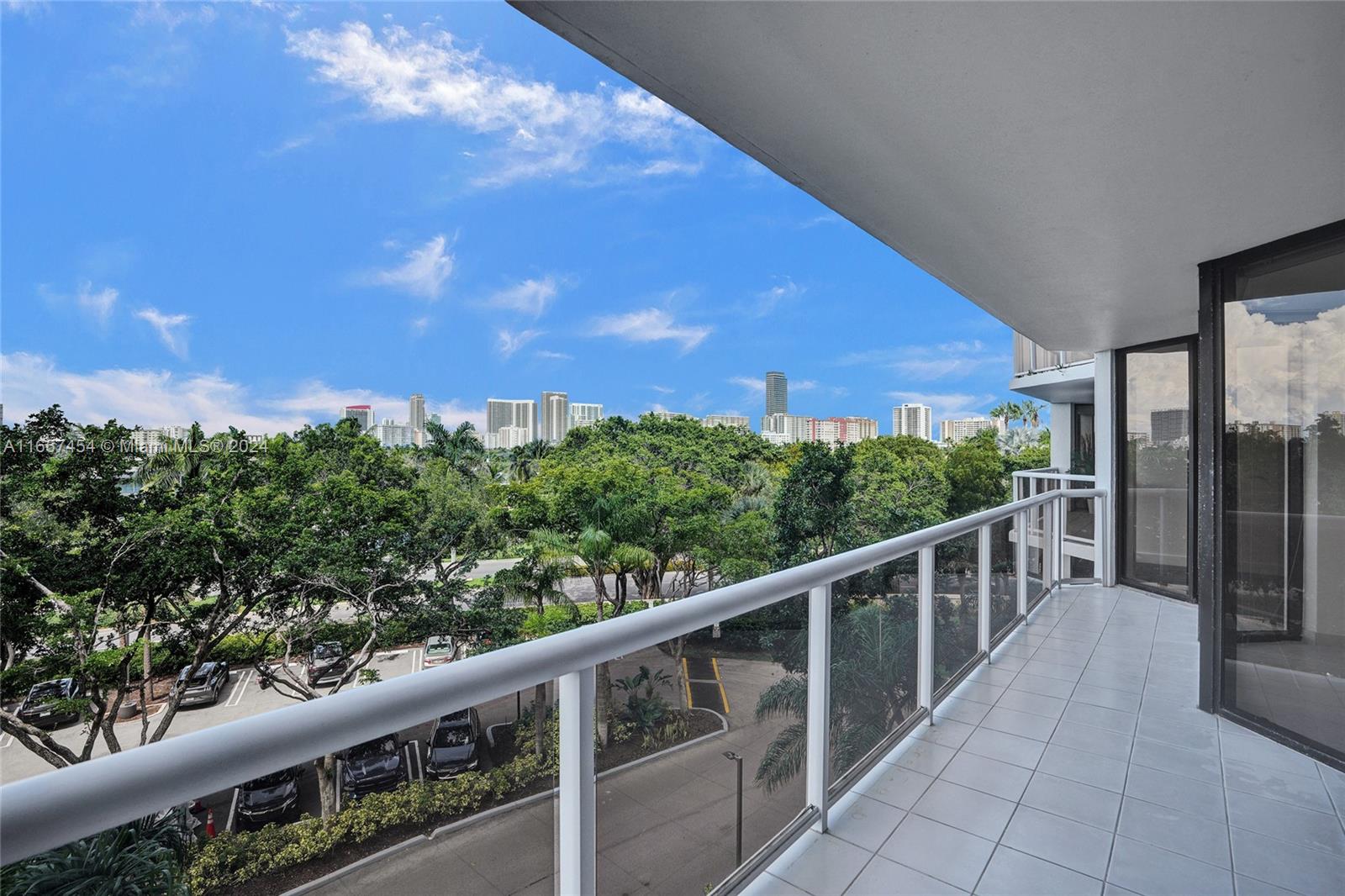 3640 Yacht Club Dr # 404