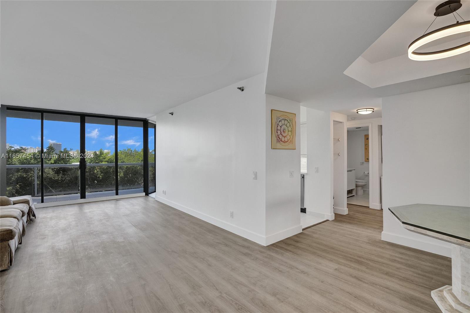 3640 Yacht Club Dr # 404