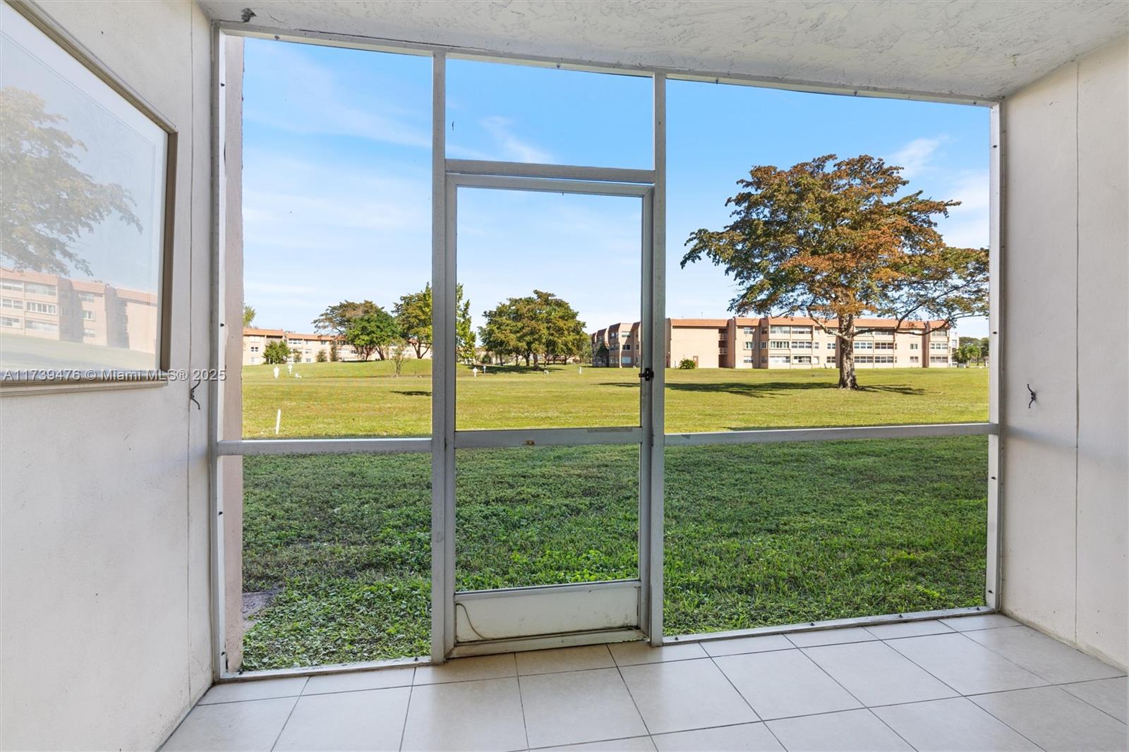 9761 Sunrise Lakes Blvd Unit: 107