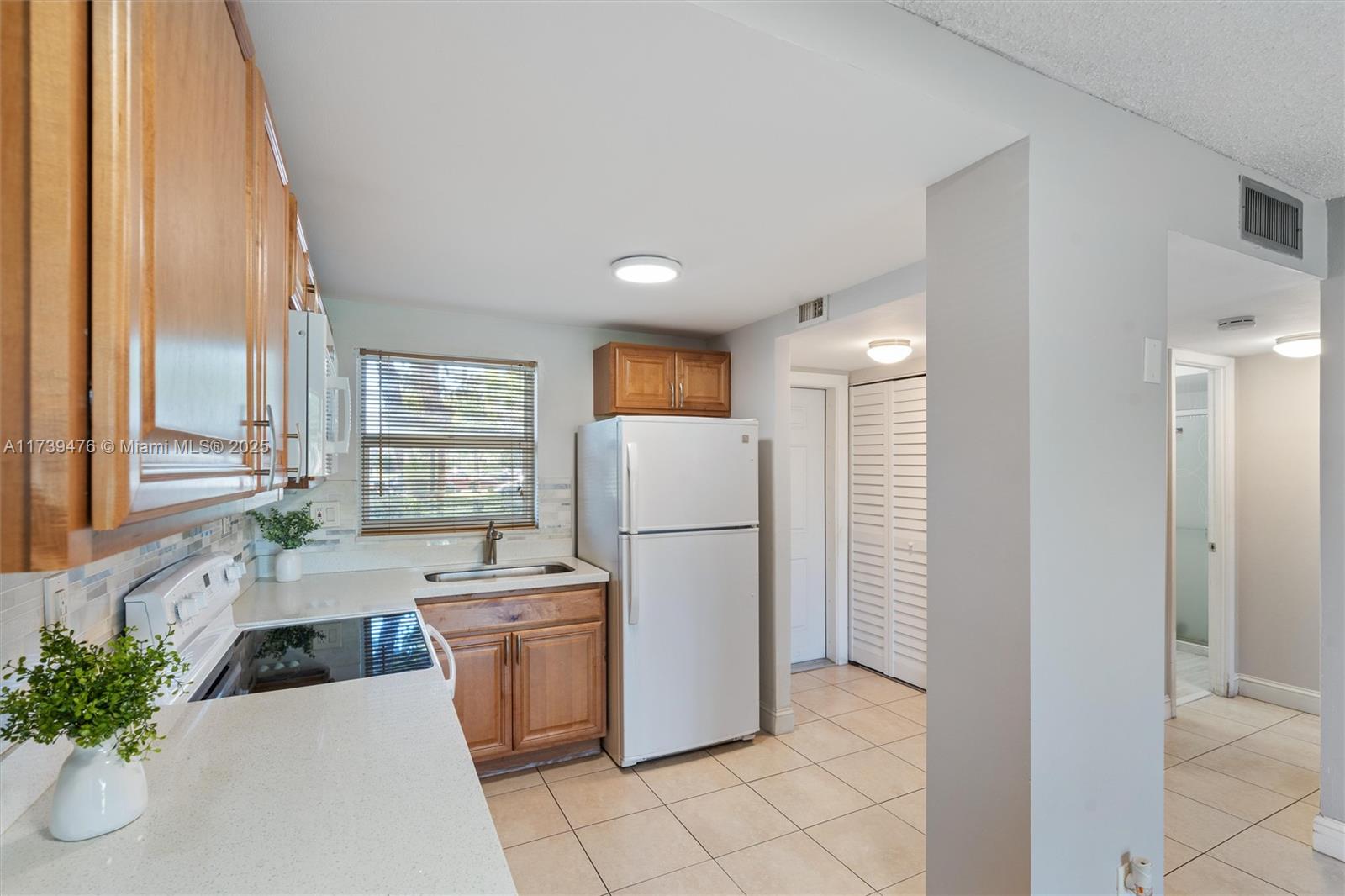 9761 Sunrise Lakes Blvd Unit: 107