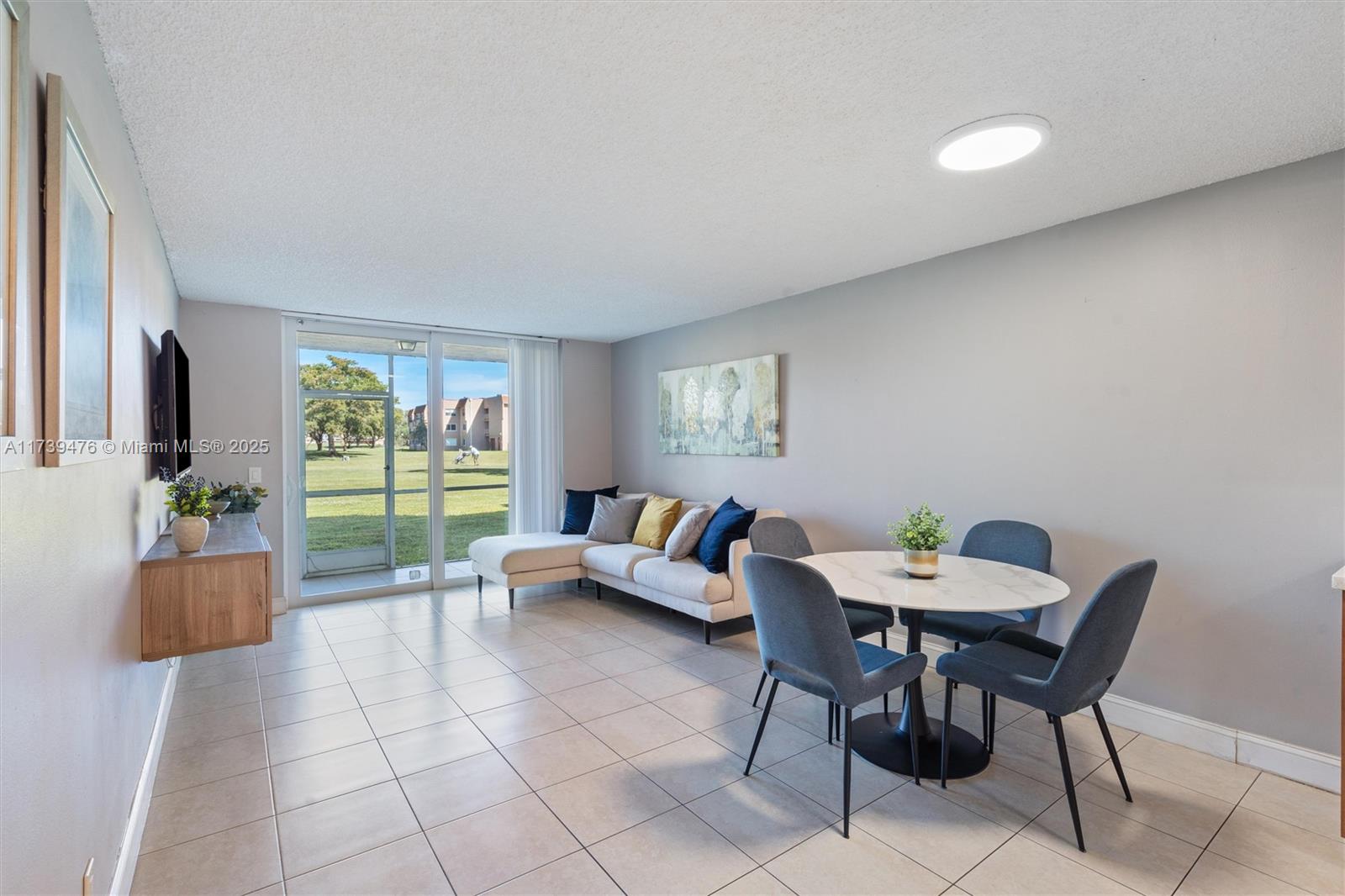 9761 Sunrise Lakes Blvd Unit: 107