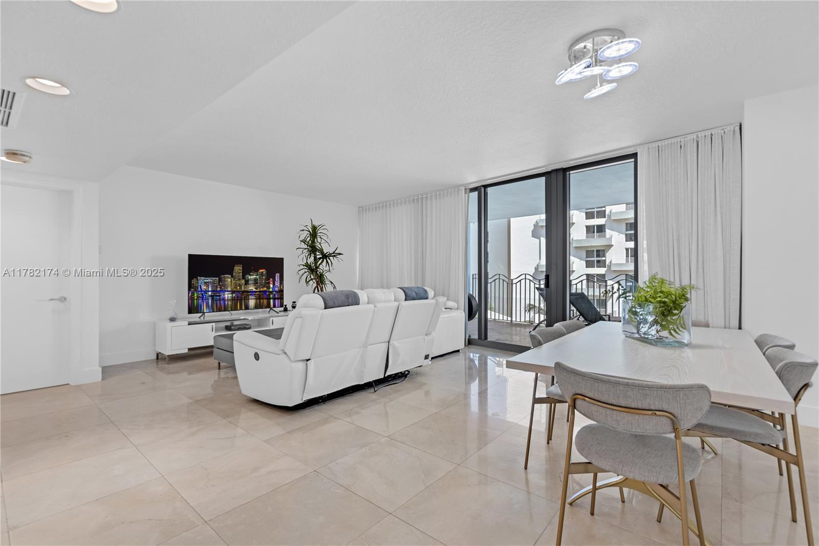 1500 Ocean Dr # 505