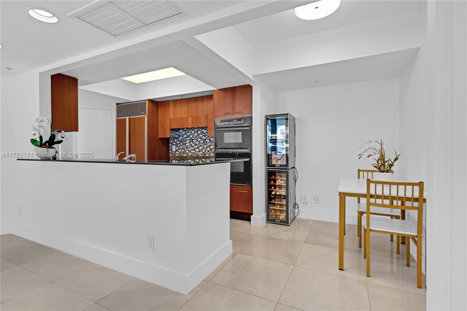 1500 Ocean Dr # 505