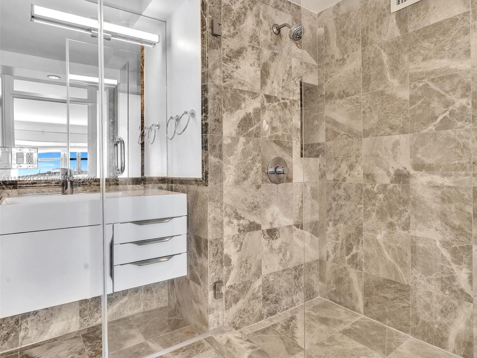 1881 Washington Ave # 10G