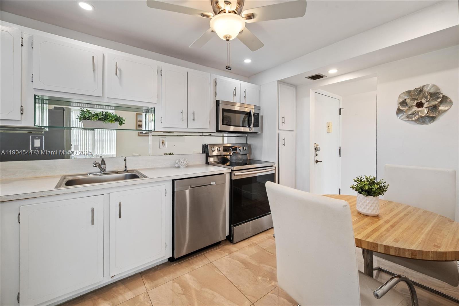 1400 Saint Charles Pl # 520