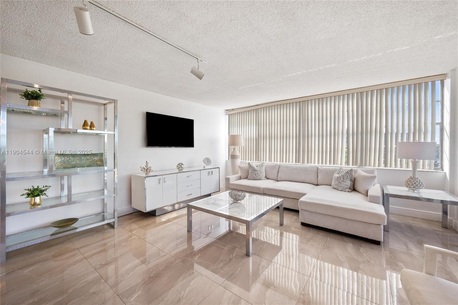 1400 Saint Charles Pl # 520