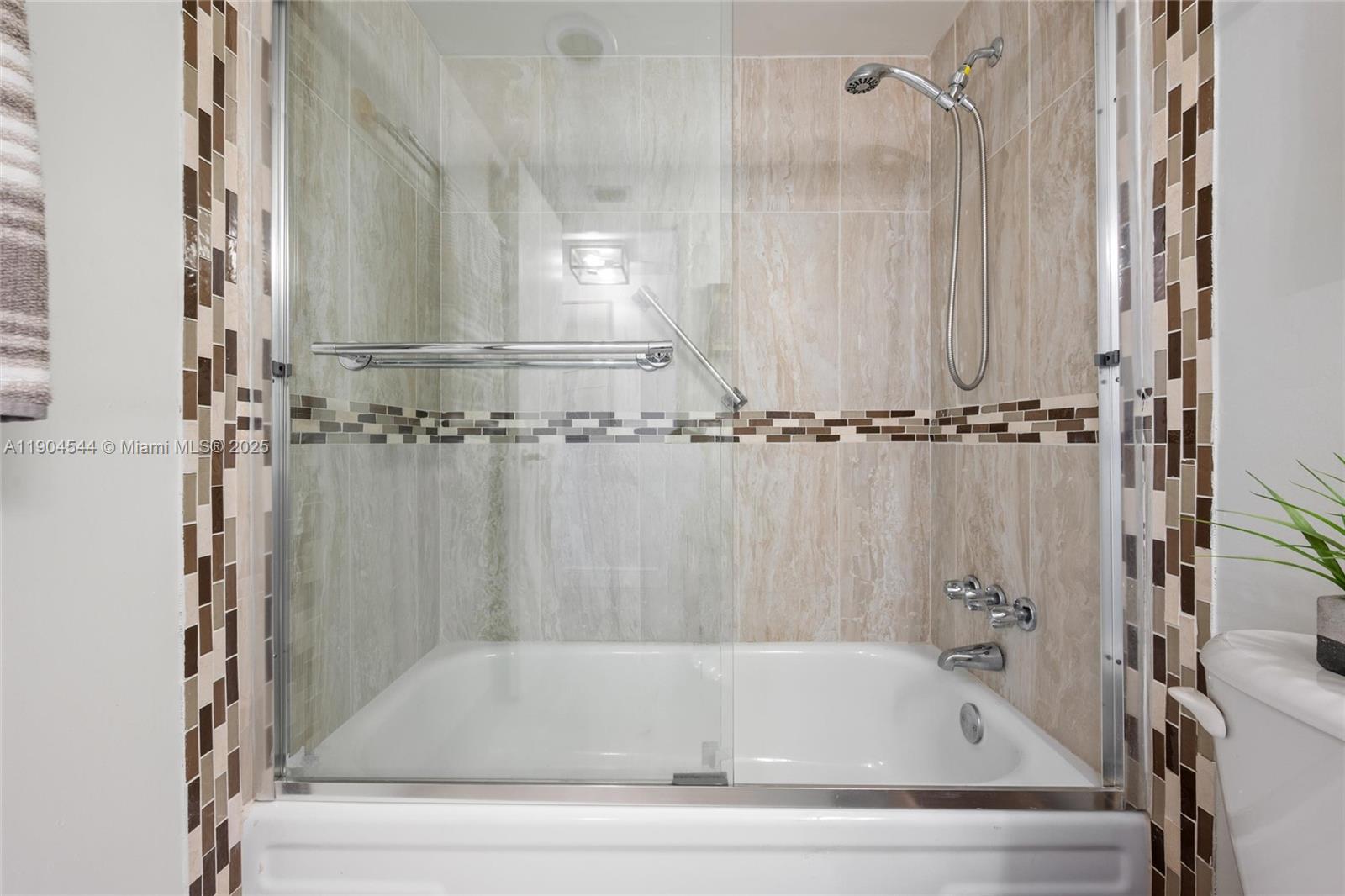 1400 Saint Charles Pl # 520