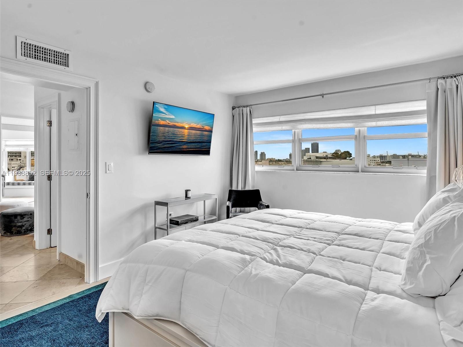 1881 Washington Ave # 10G