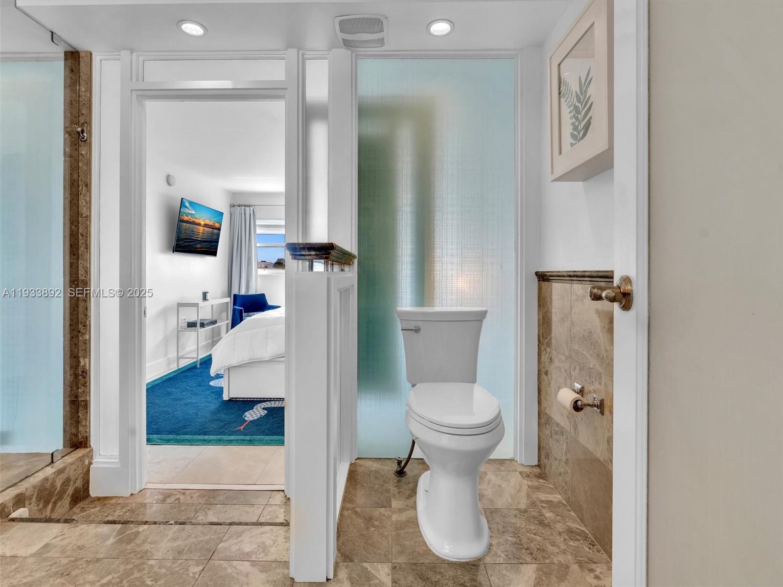 1881 Washington Ave # 10G