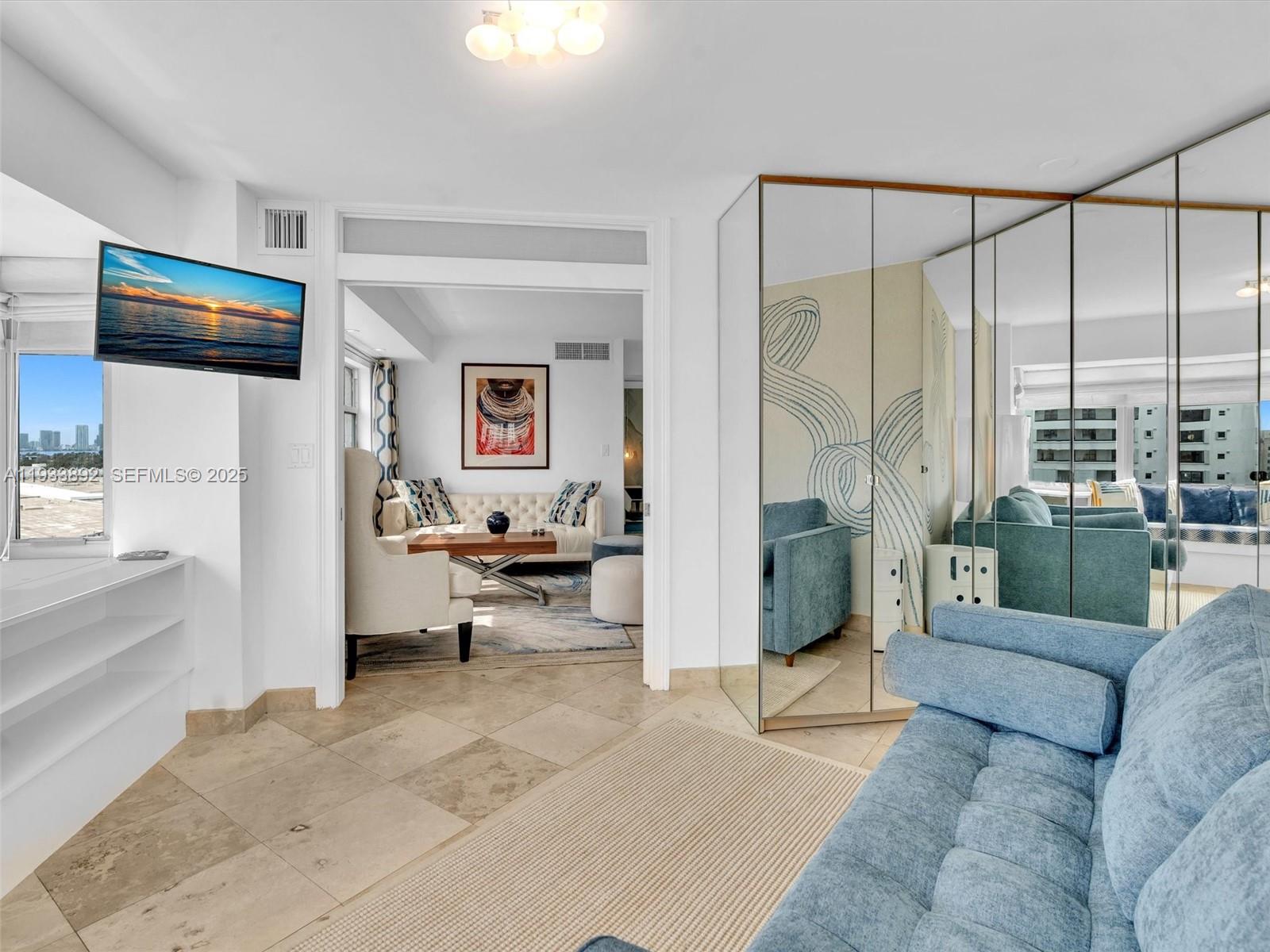 1881 Washington Ave # 10G