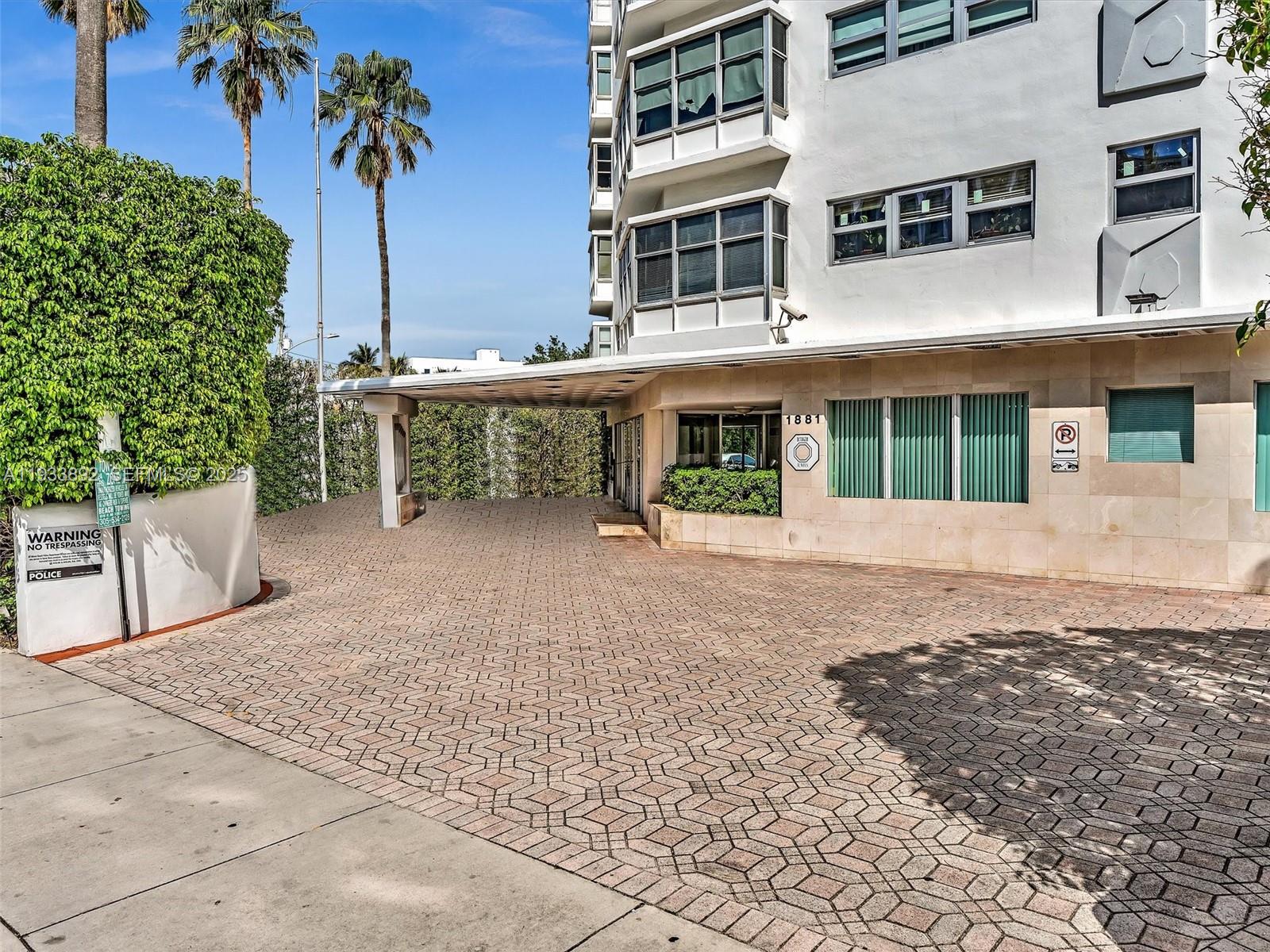 1881 Washington Ave # 10G