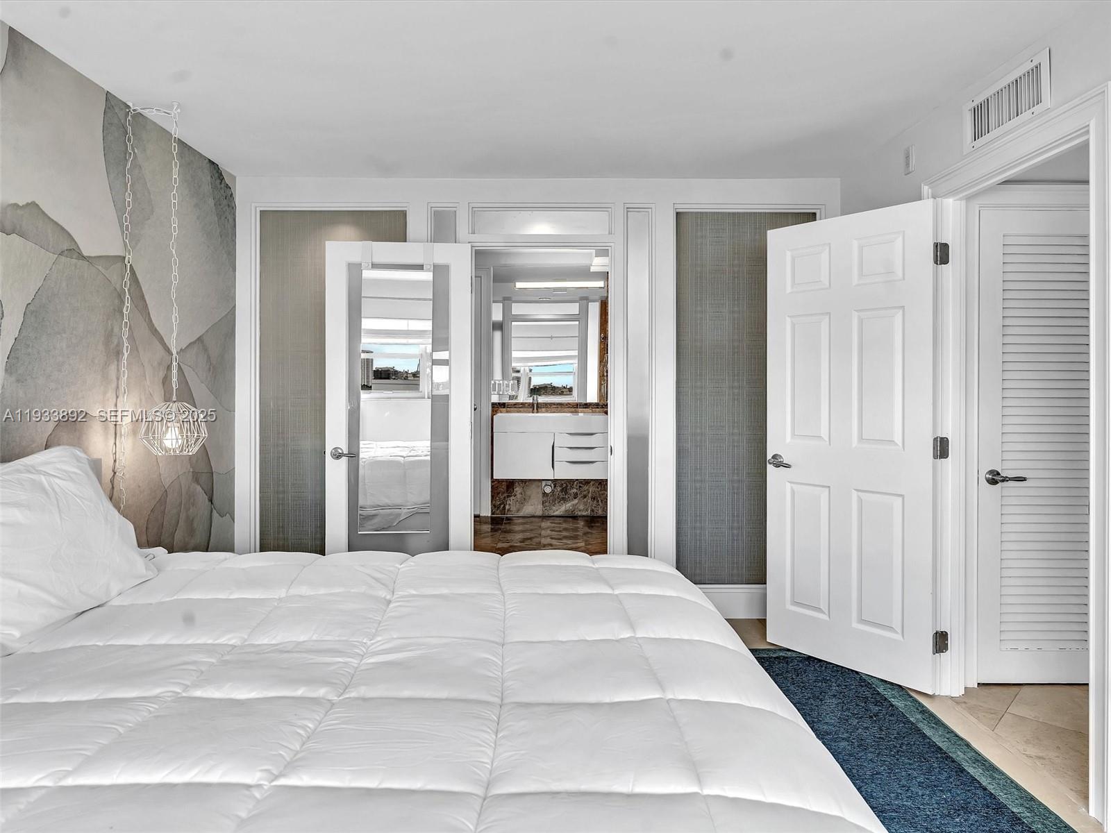 1881 Washington Ave # 10G