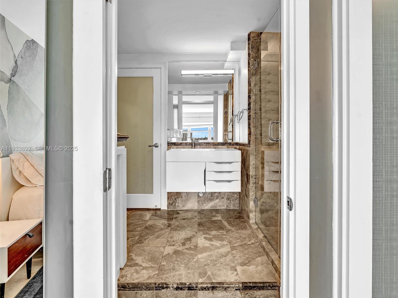 1881 Washington Ave # 10G