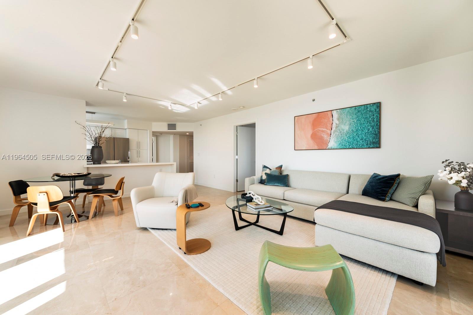 90 Alton Rd # 902