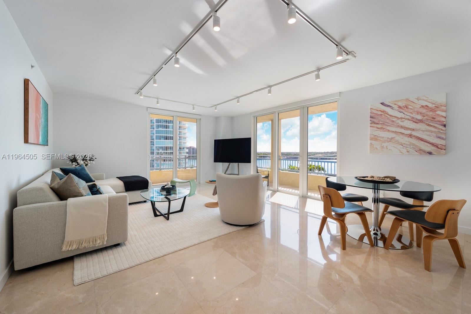 90 Alton Rd # 902