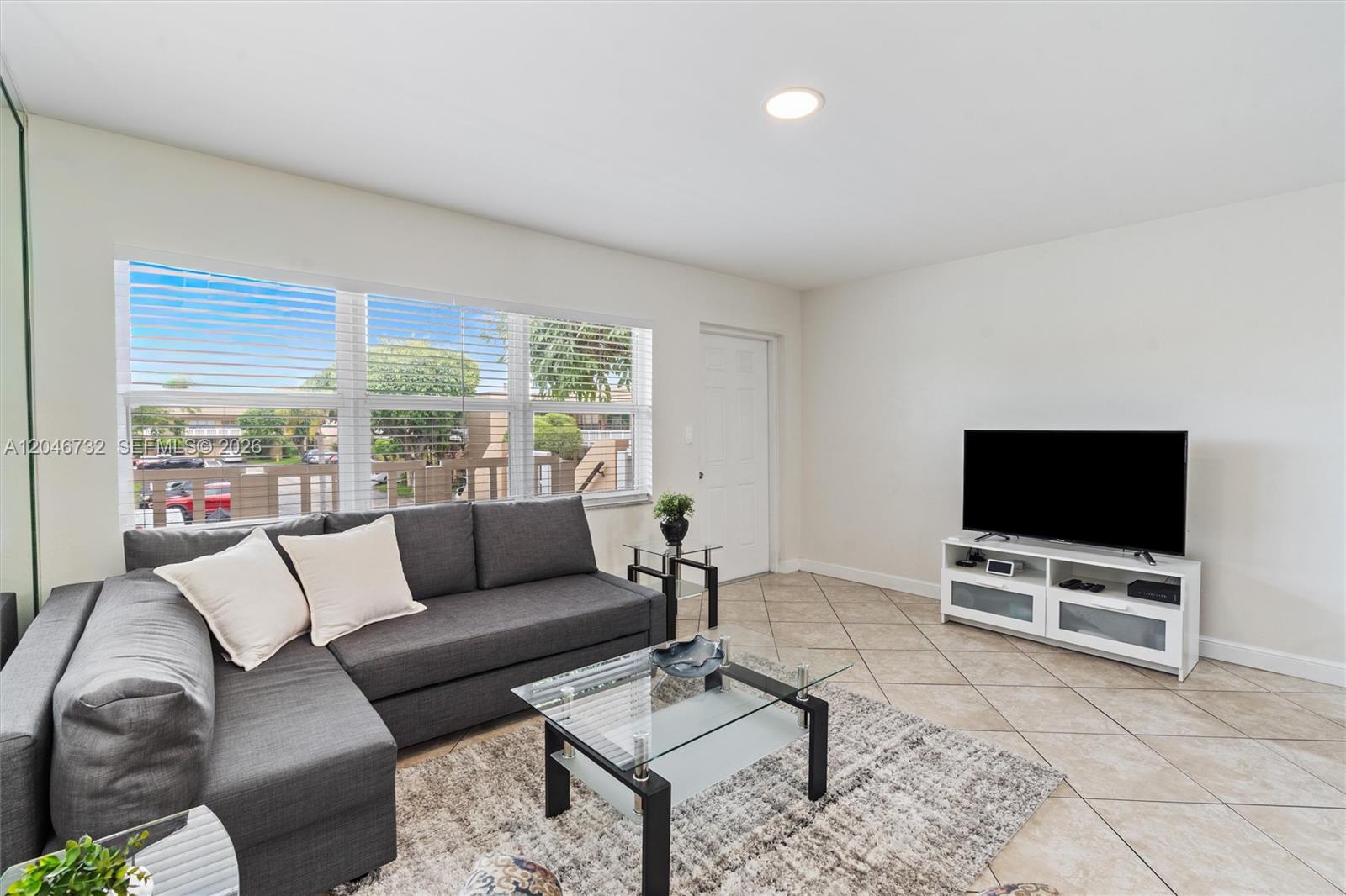 9101 Sunrise Lakes Blvd Unit: 202