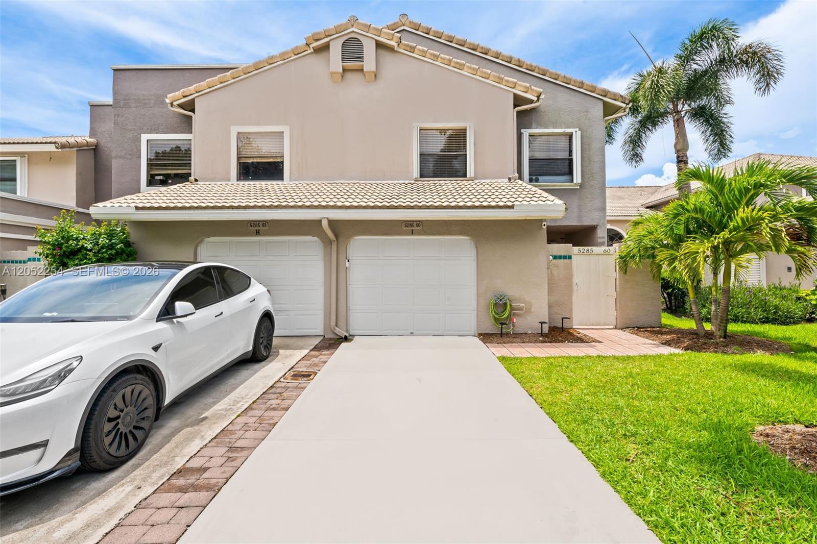 5285 Monterey Circle I-(60)