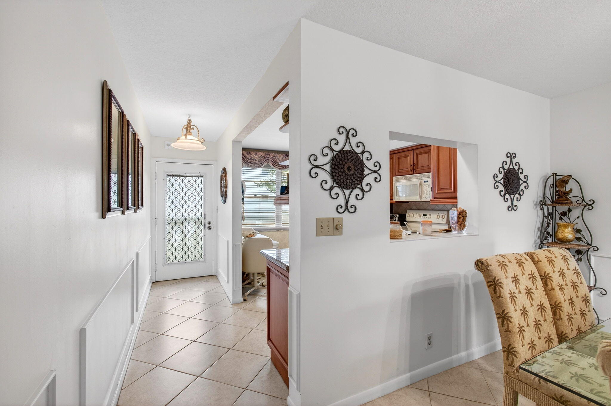 2902 Victoria Circle J-2