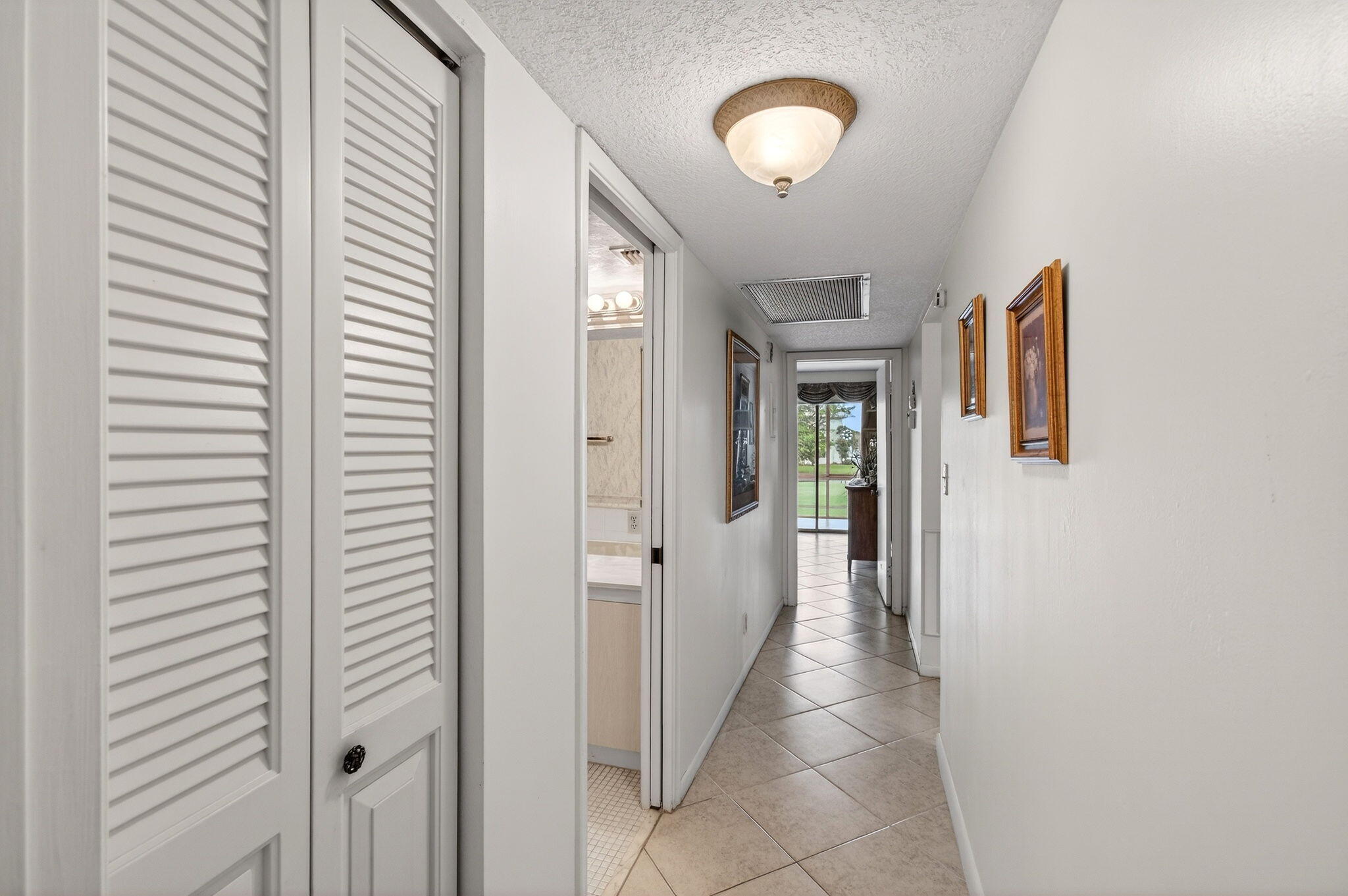 2902 Victoria Circle J-2