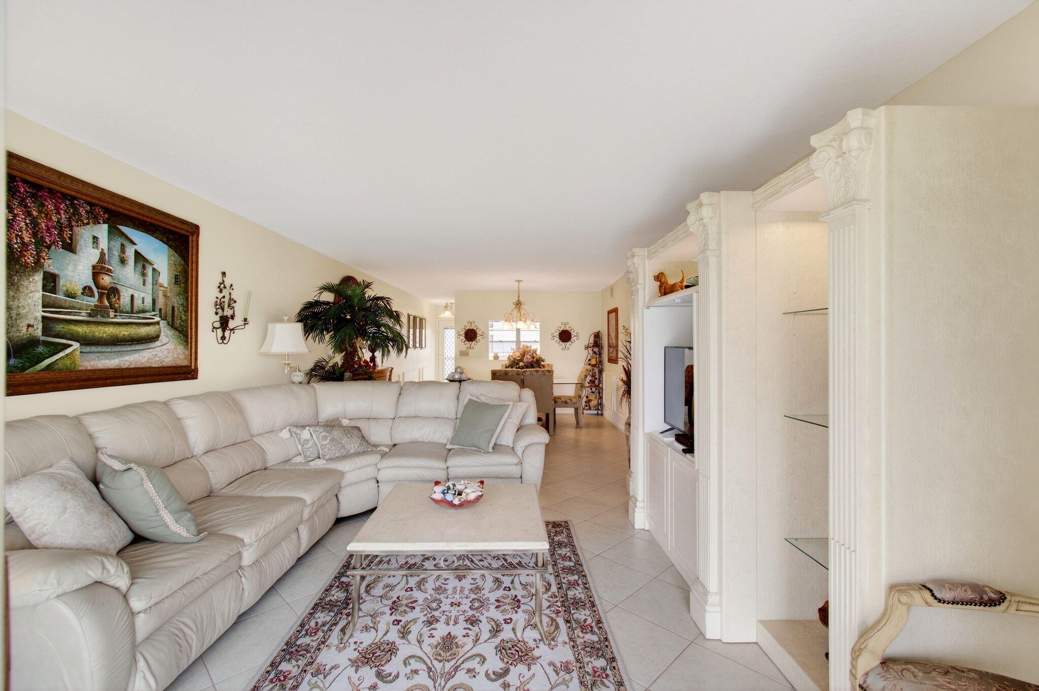2902 Victoria Circle J-2