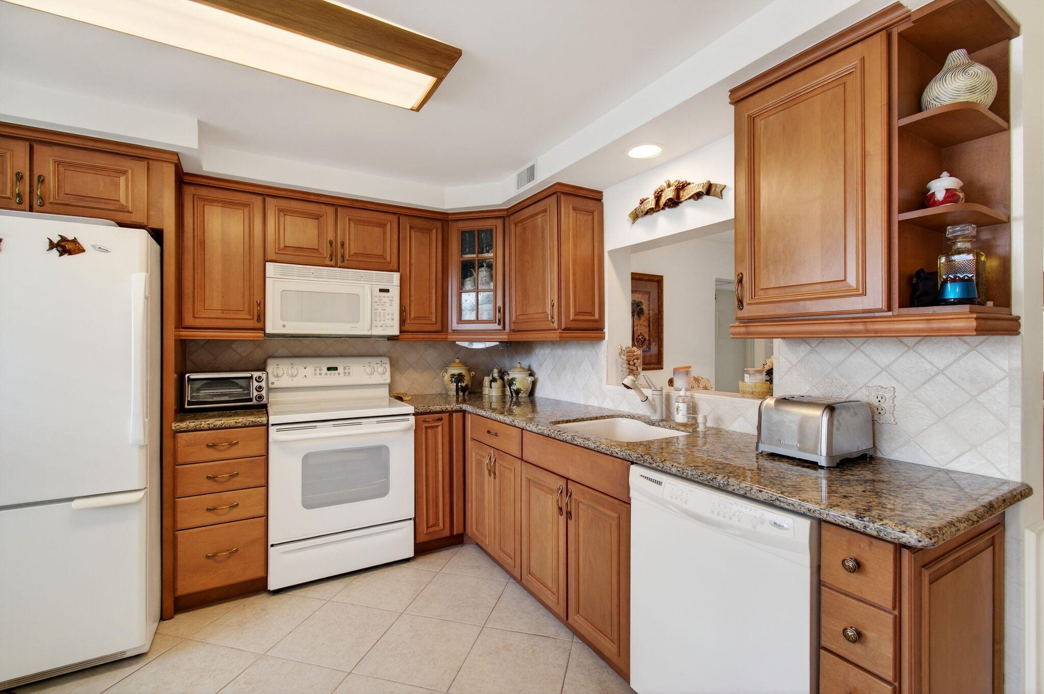 2902 Victoria Circle J-2
