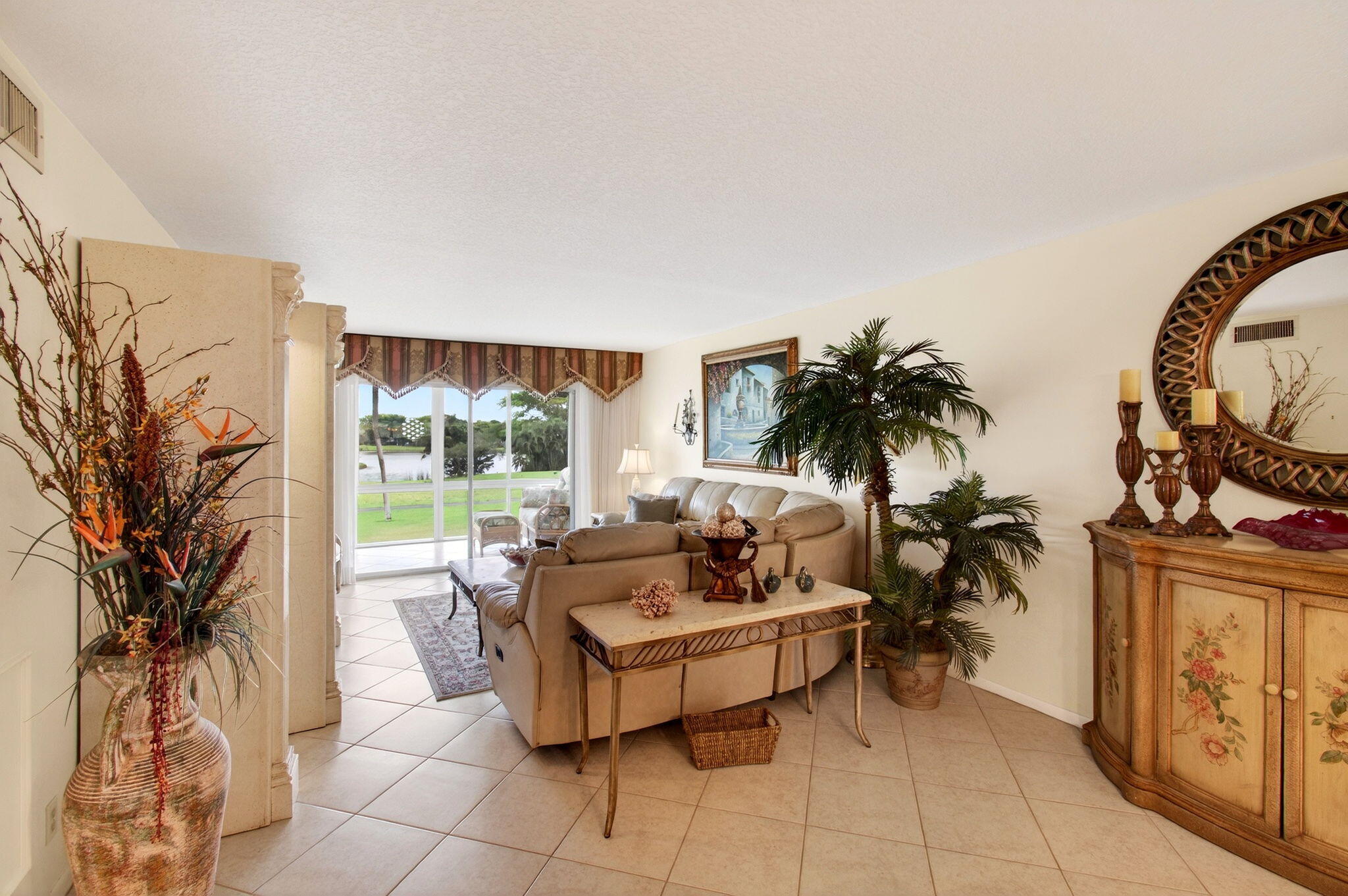 2902 Victoria Circle J-2
