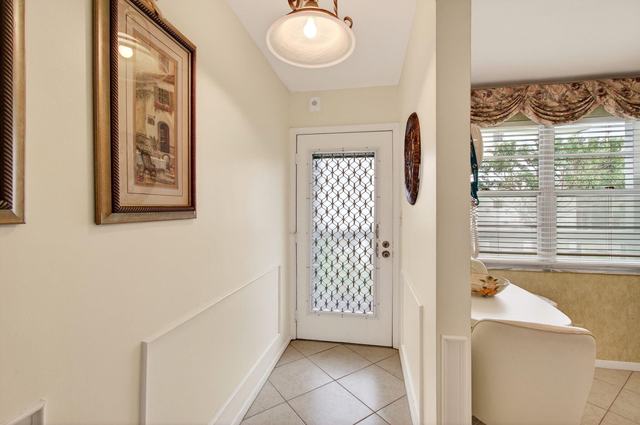 2902 Victoria Circle J-2