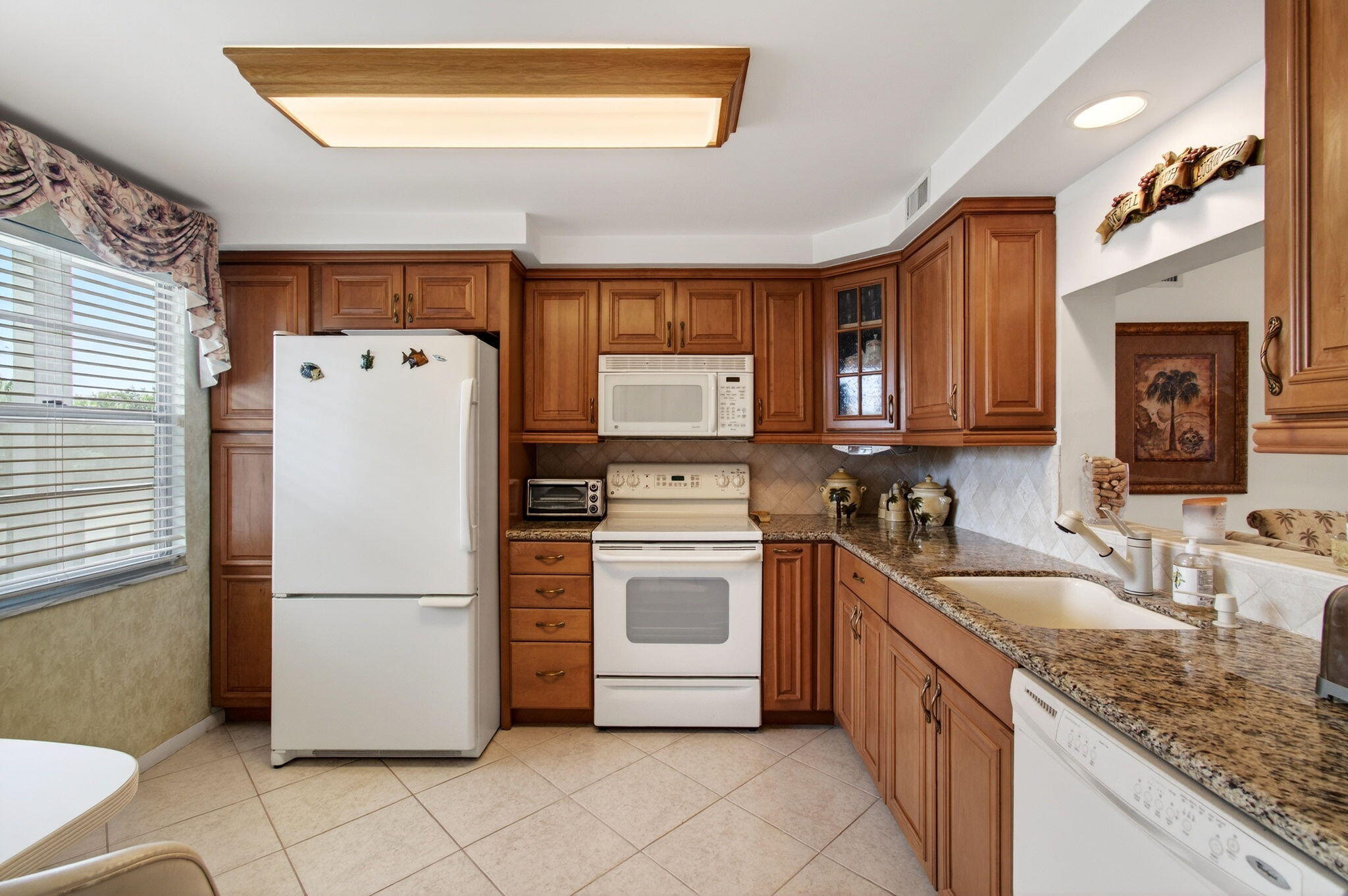 2902 Victoria Circle J-2