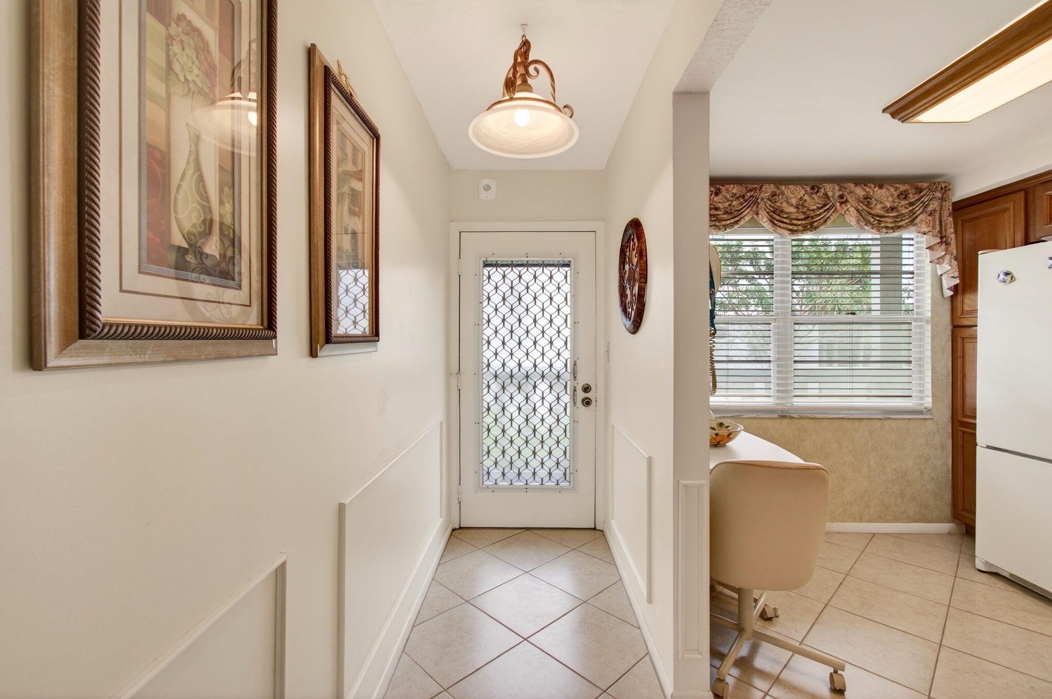 2902 Victoria Circle J-2