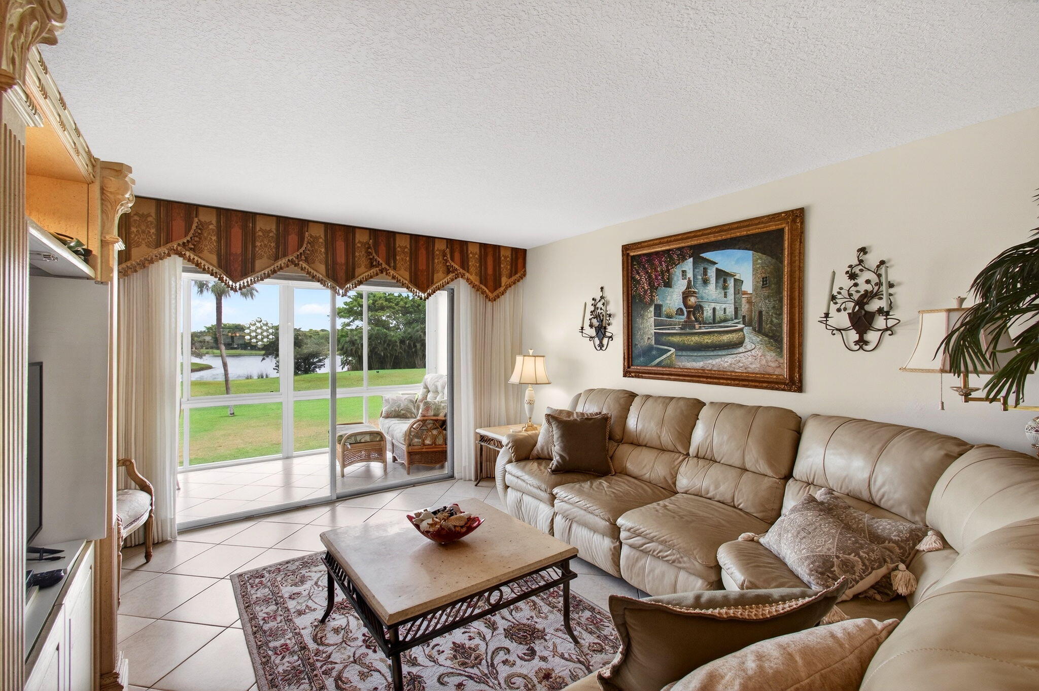 2902 Victoria Circle J-2