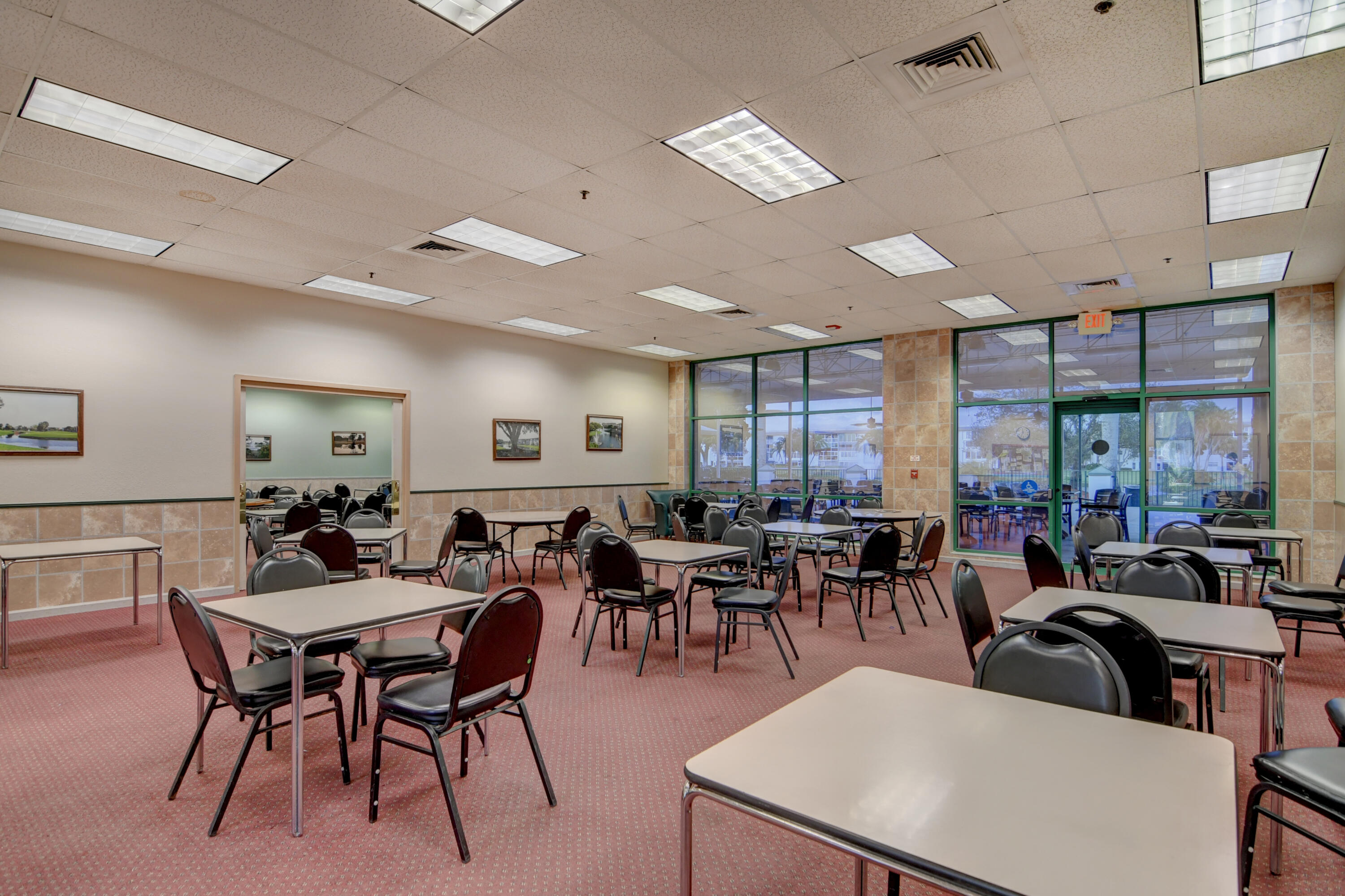2902 Victoria Circle J-2