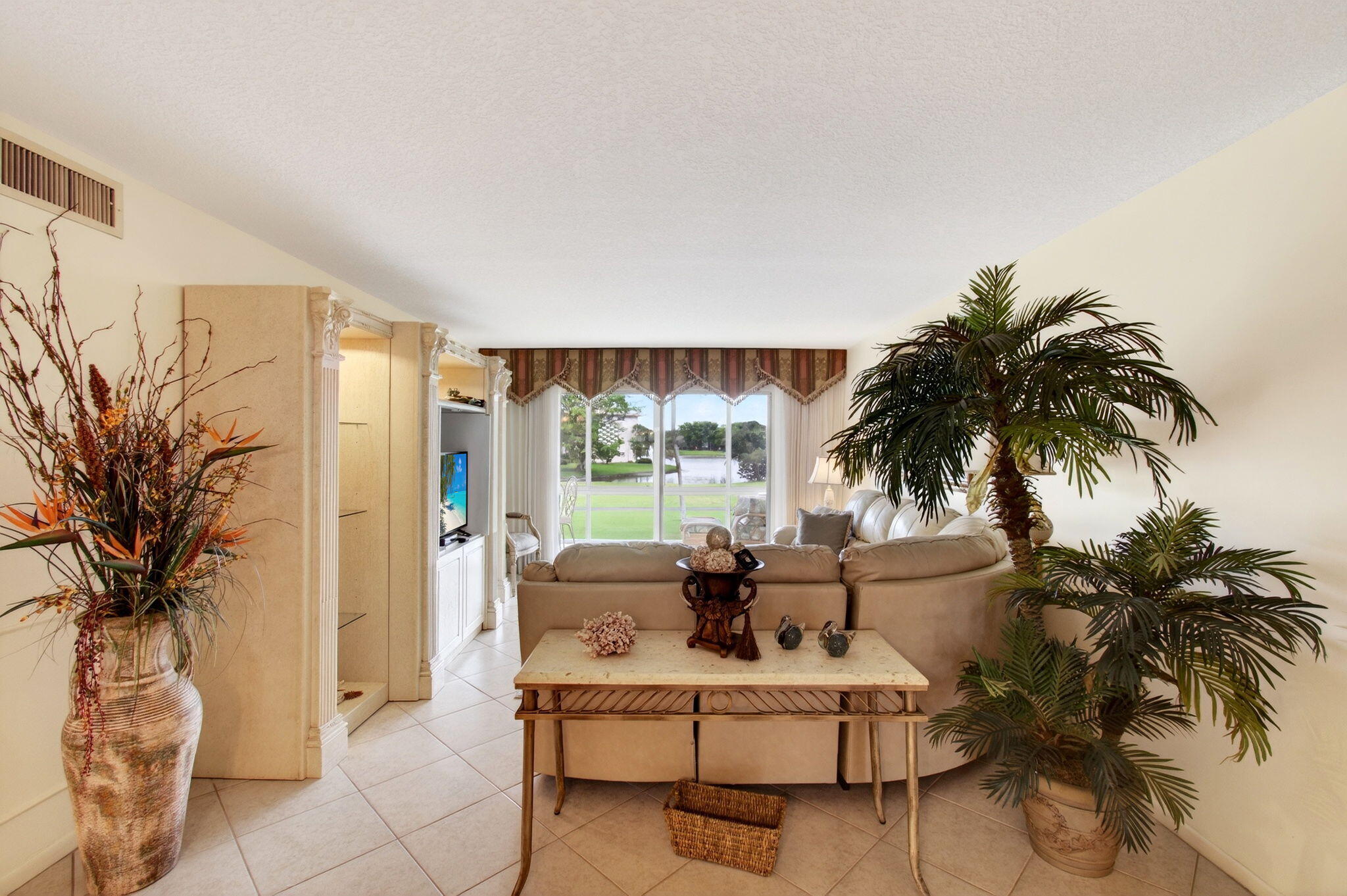 2902 Victoria Circle J-2