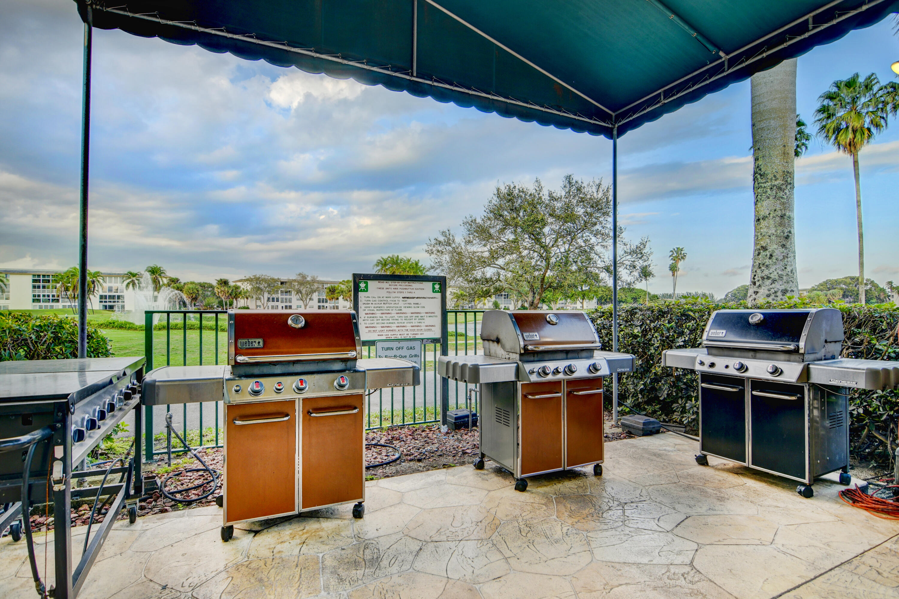 2902 Victoria Circle J-2