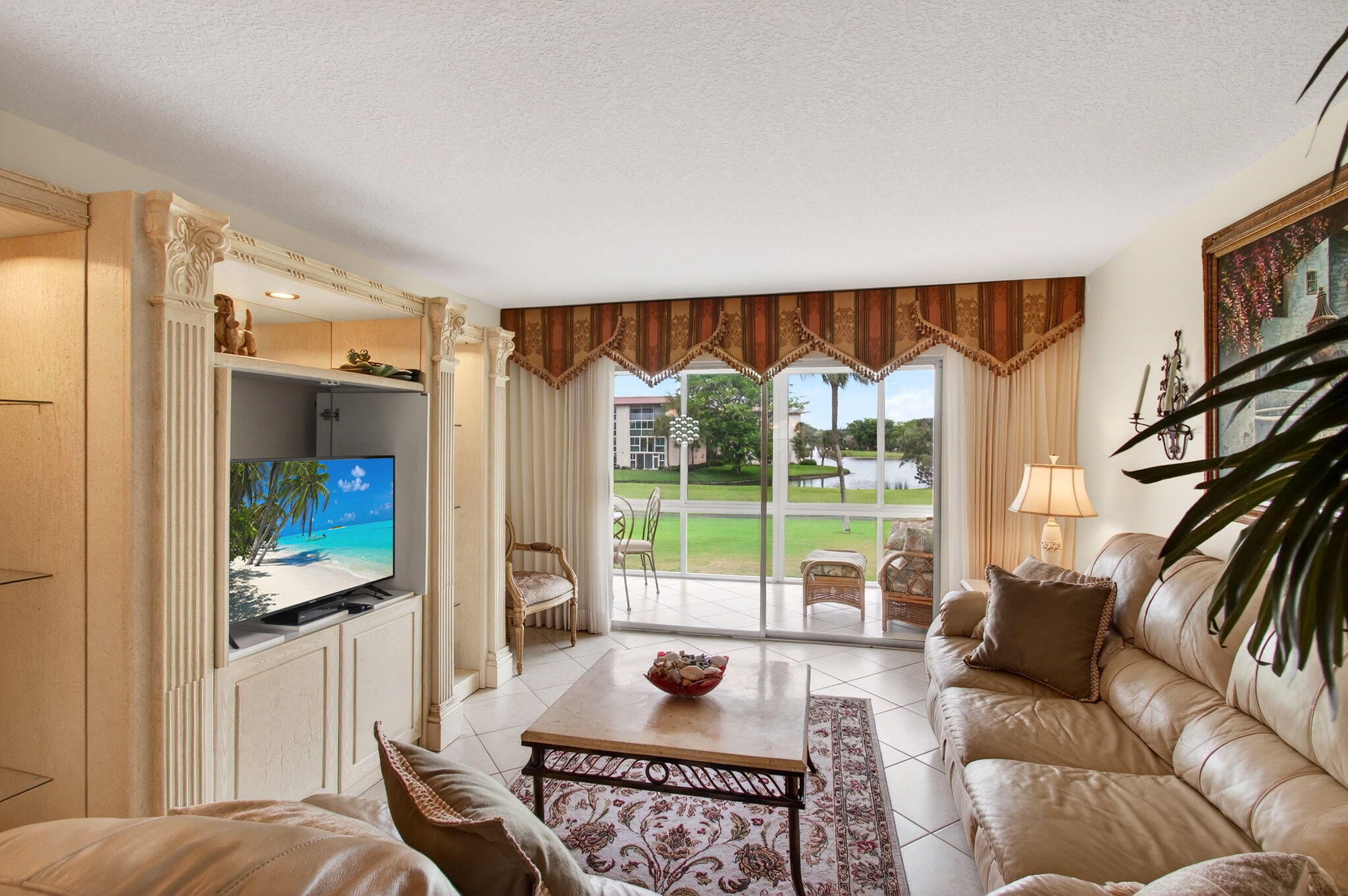 2902 Victoria Circle J-2