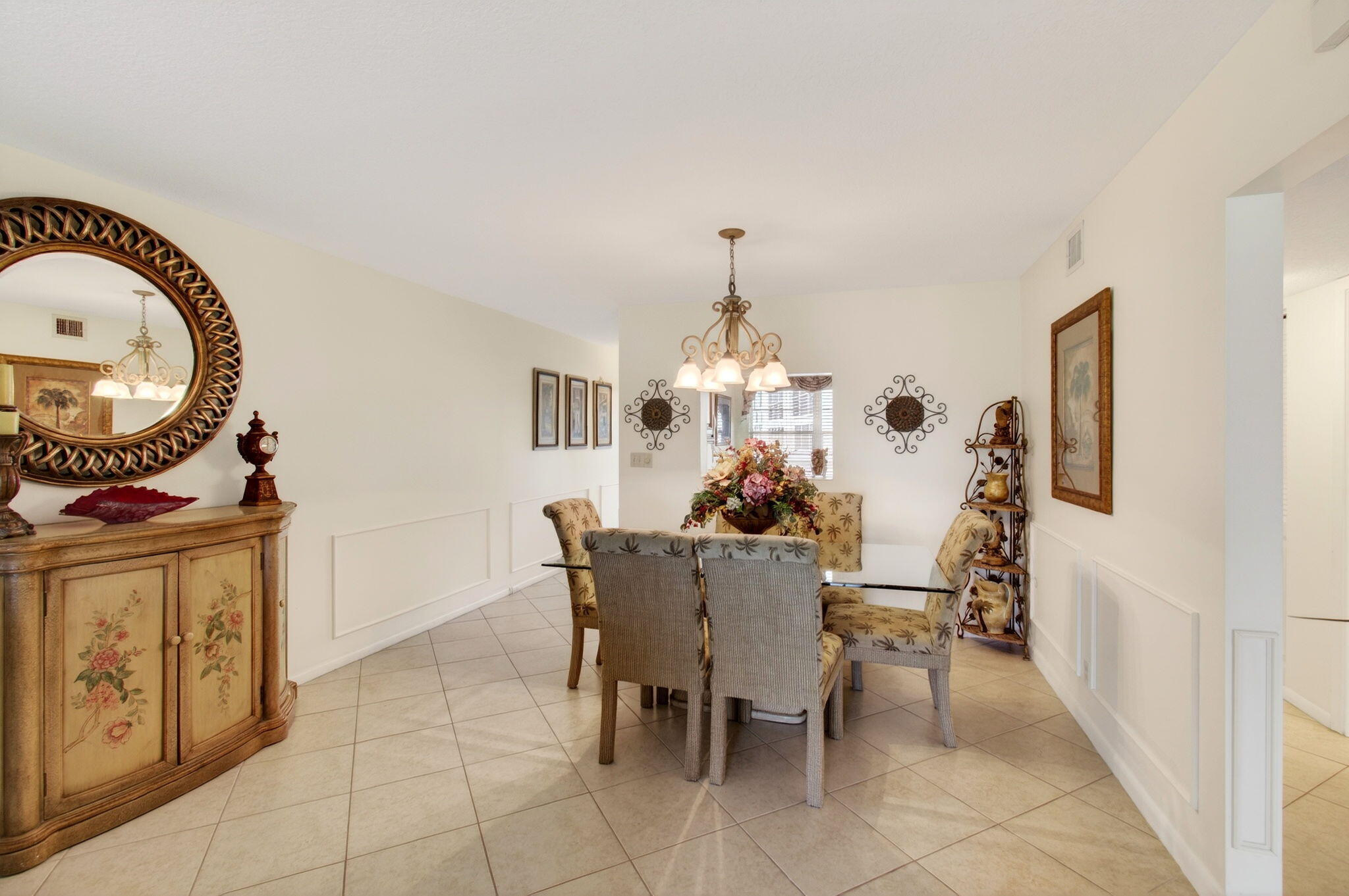 2902 Victoria Circle J-2