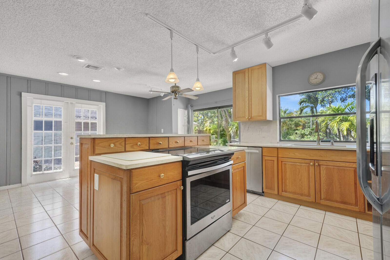 6599 Pond Apple Road