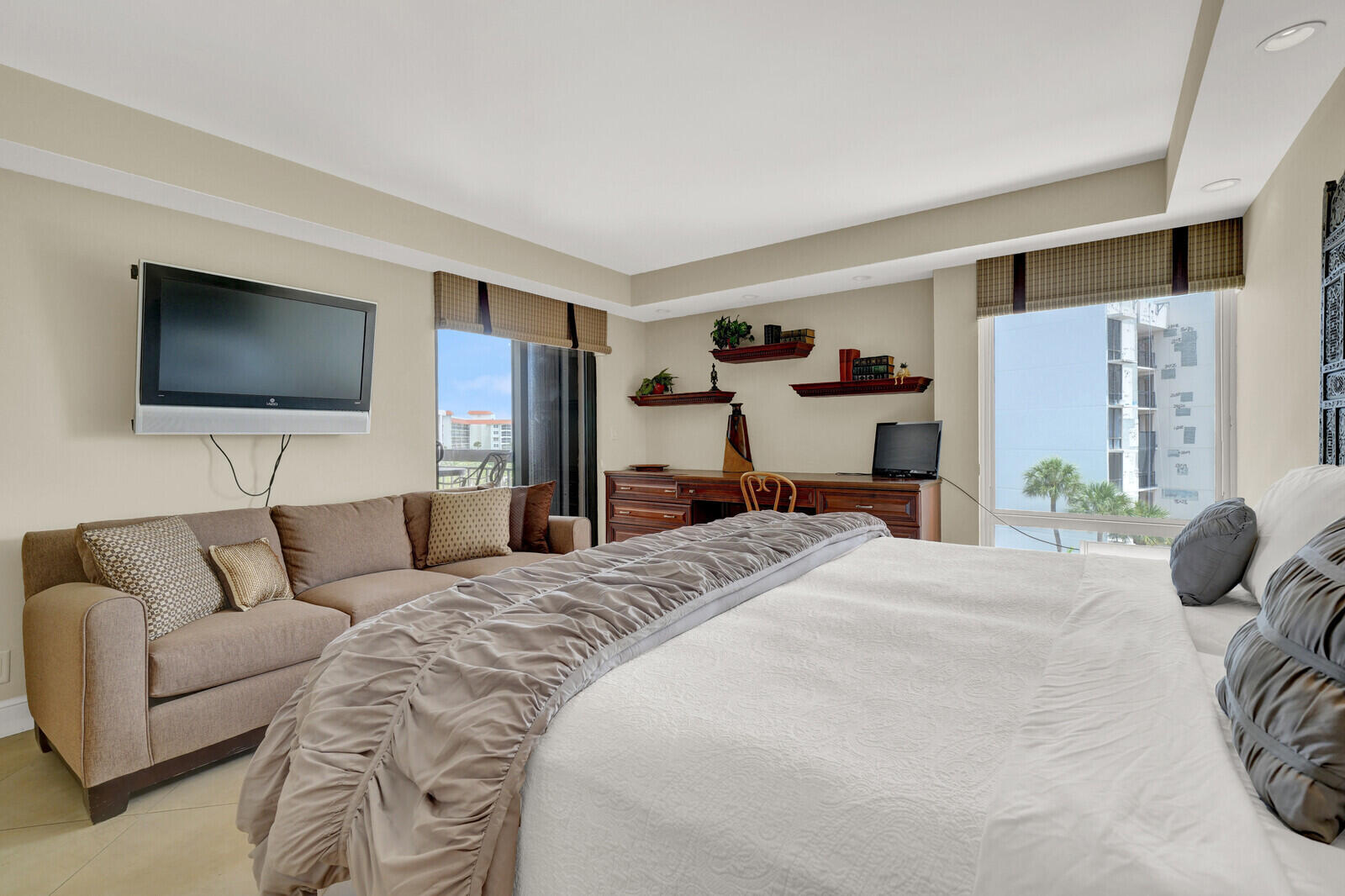 2697 N Ocean Boulevard F-501